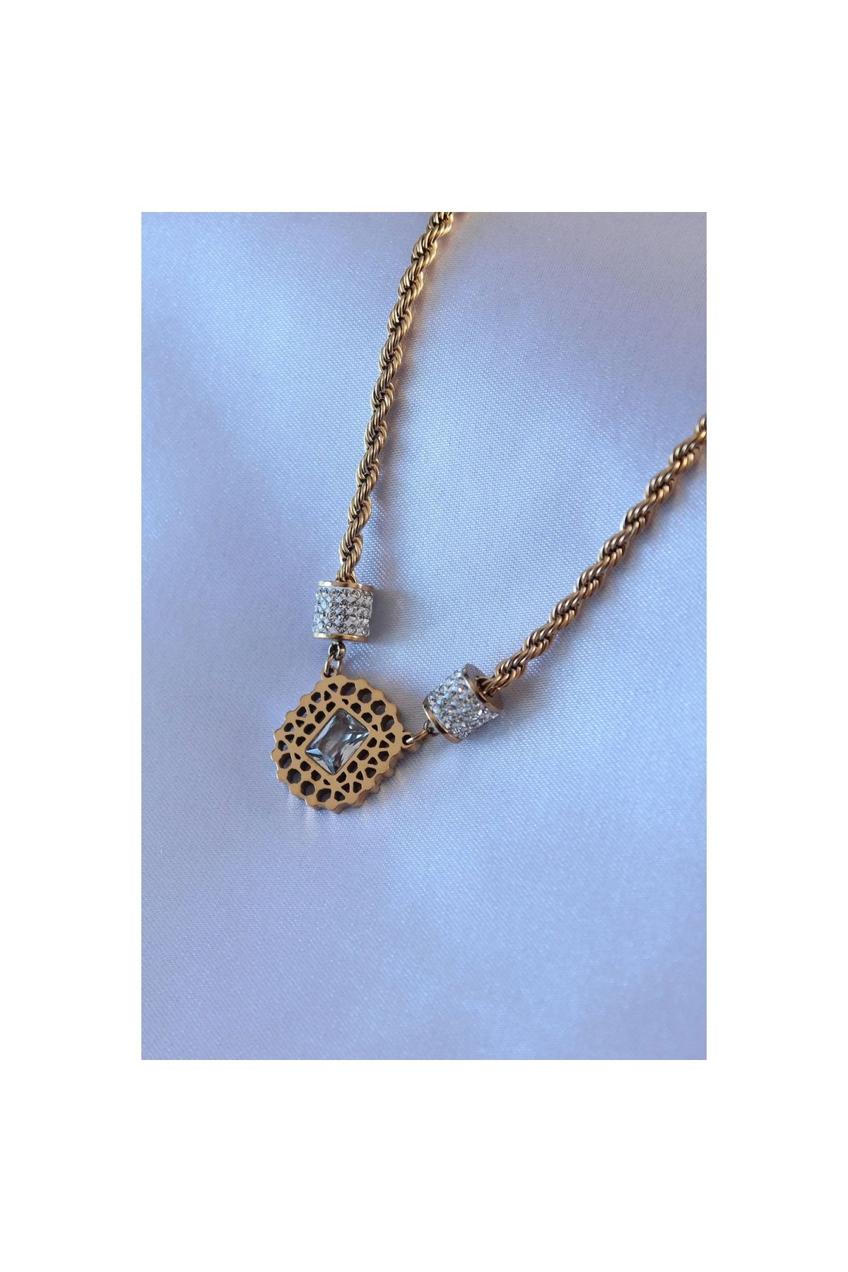 Narnuga 316L Çelik Gold Renk Lotus Model Zirkon Taşlı Burgu Zincir Kadın Kolye - TJ-BKO7551