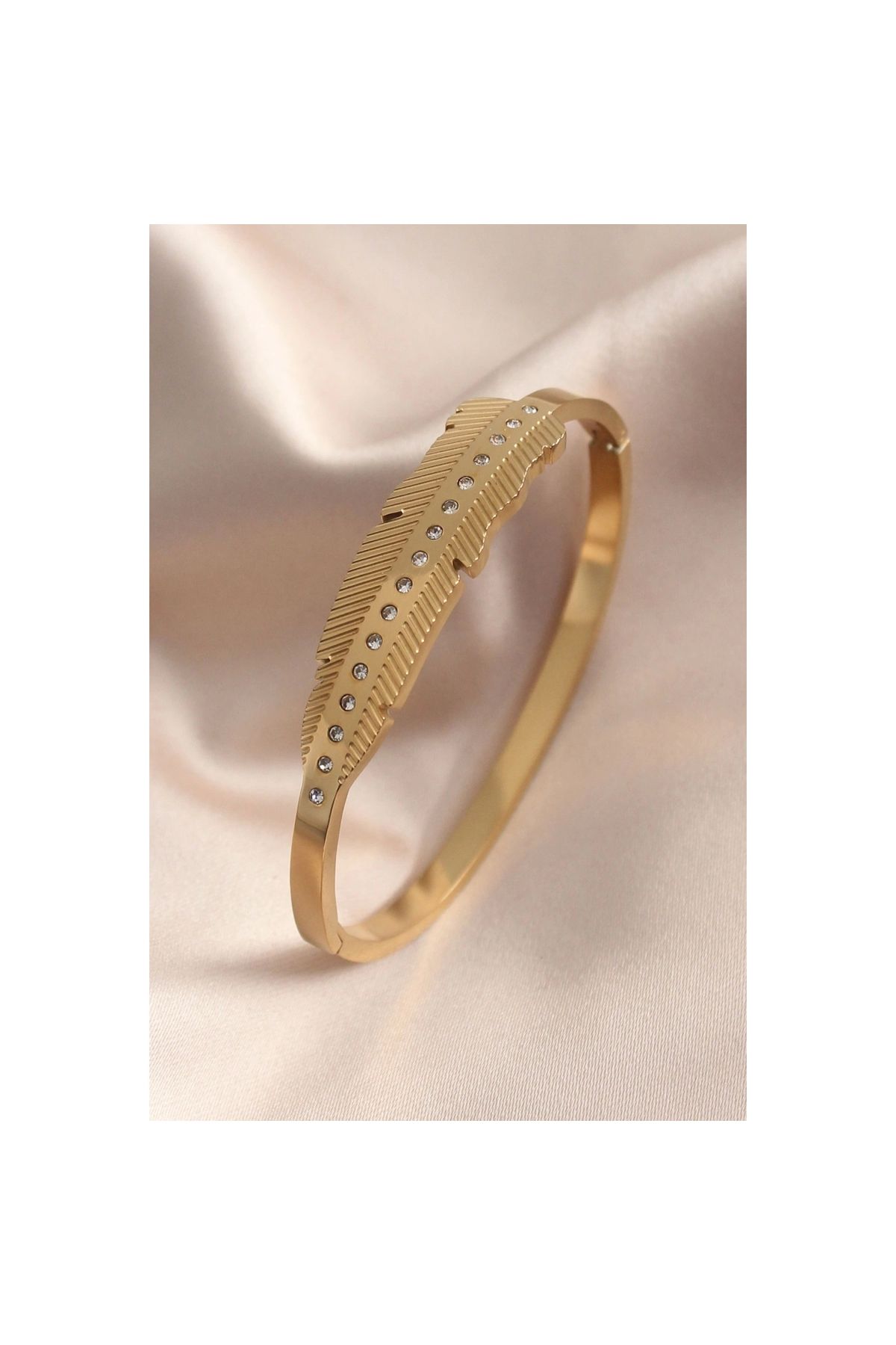 Narnuga Gold Renk Yaprak Model Zirkon Taş Detay Kelepçe Kadın Bileklik - TJ-BB4681