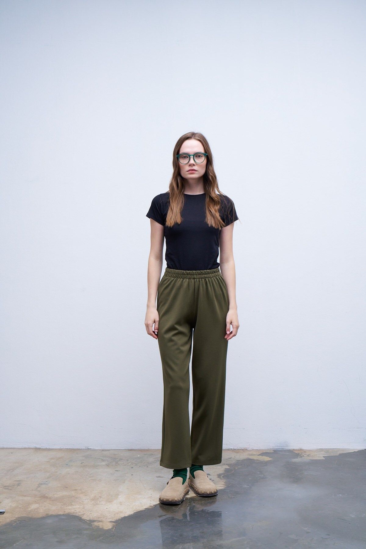 QANU-Khaki Maria Pipe Leg Trousers 4