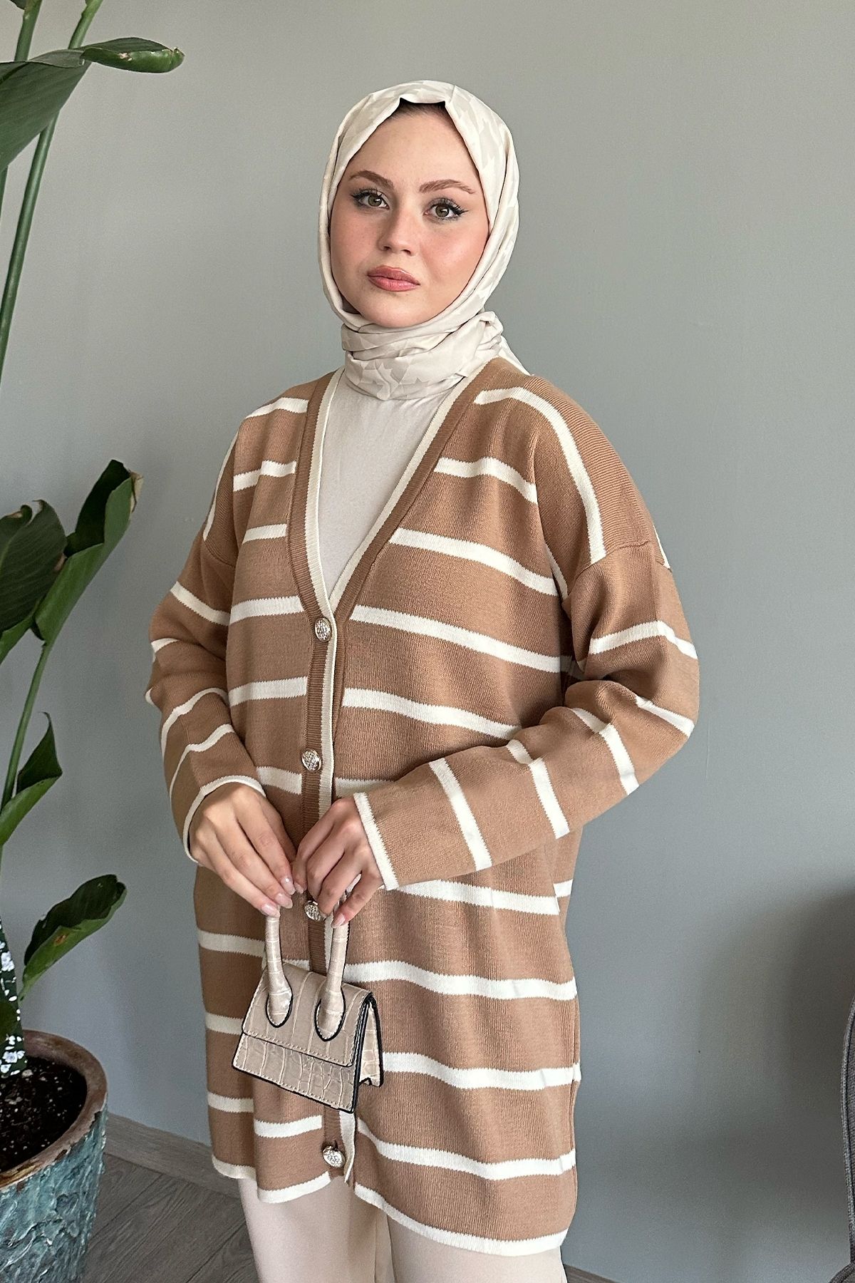 InStyle-Cardigan din tricotaje Camel cu dungi 1