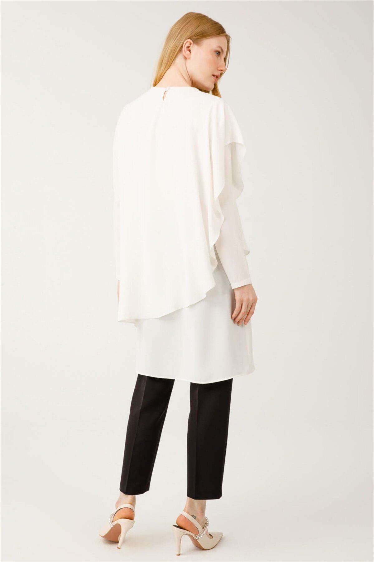 Esswaap-Two-Layer Flowing Tunic with Brooch Collar Ecru 5