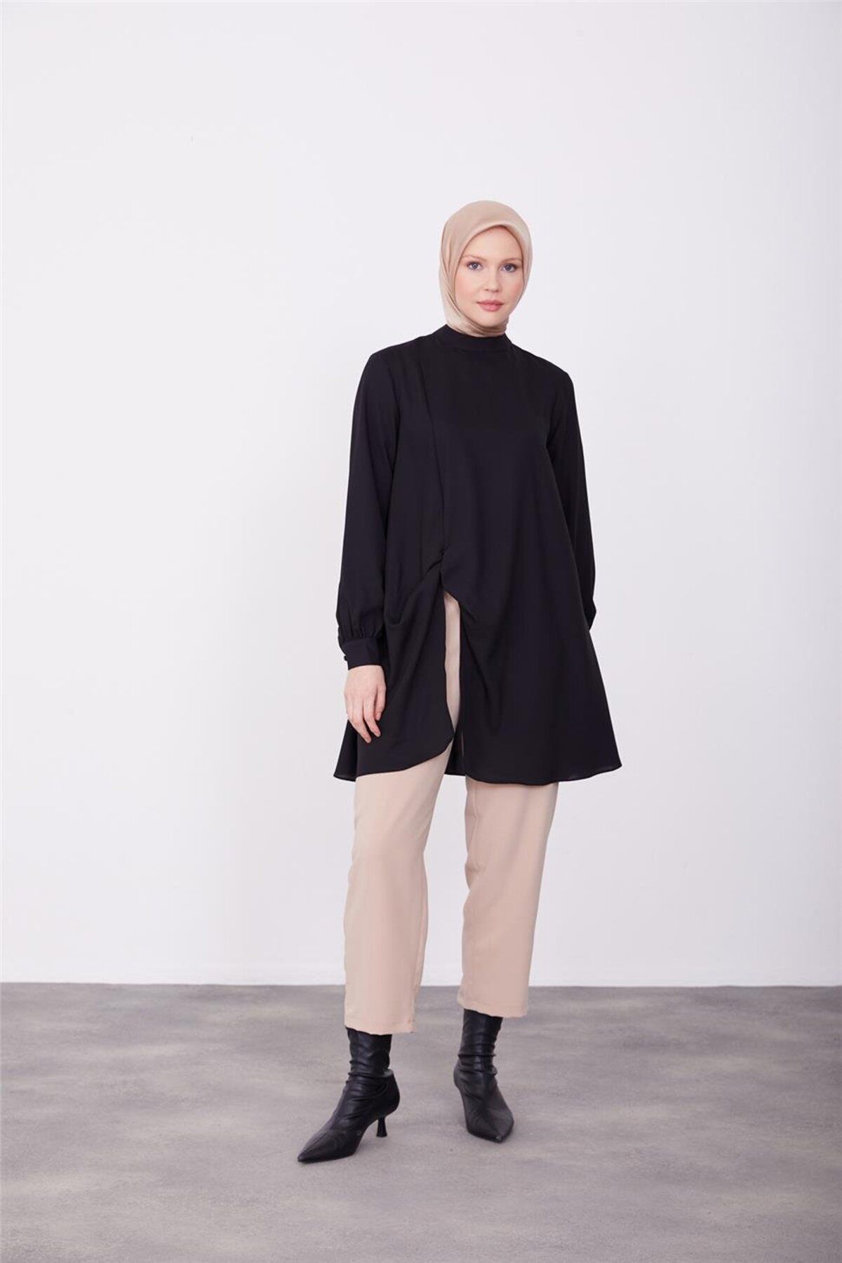 شلوار ساق دوزی 23k2507 بژ Armine
