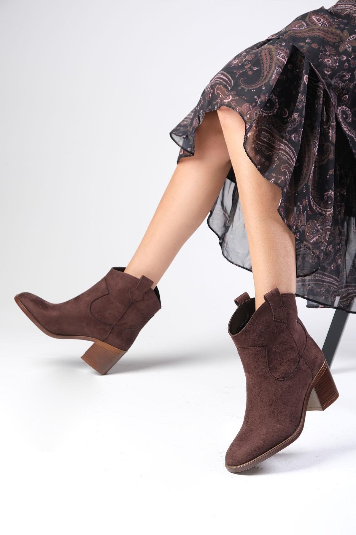 Mio Gusto-Alessia Western Brown Heeled Women's Boots 3