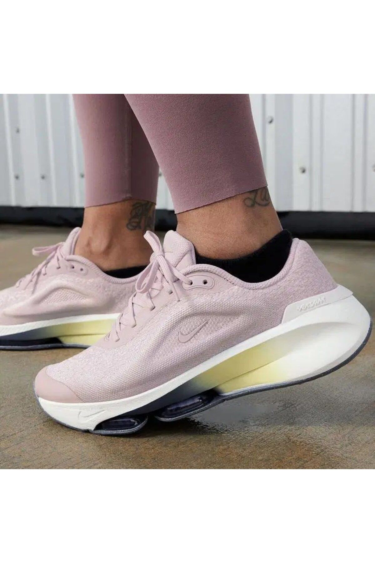 Nike W Versair Kadın Pembe Antrenman Ayakkabısı DZ3547-003