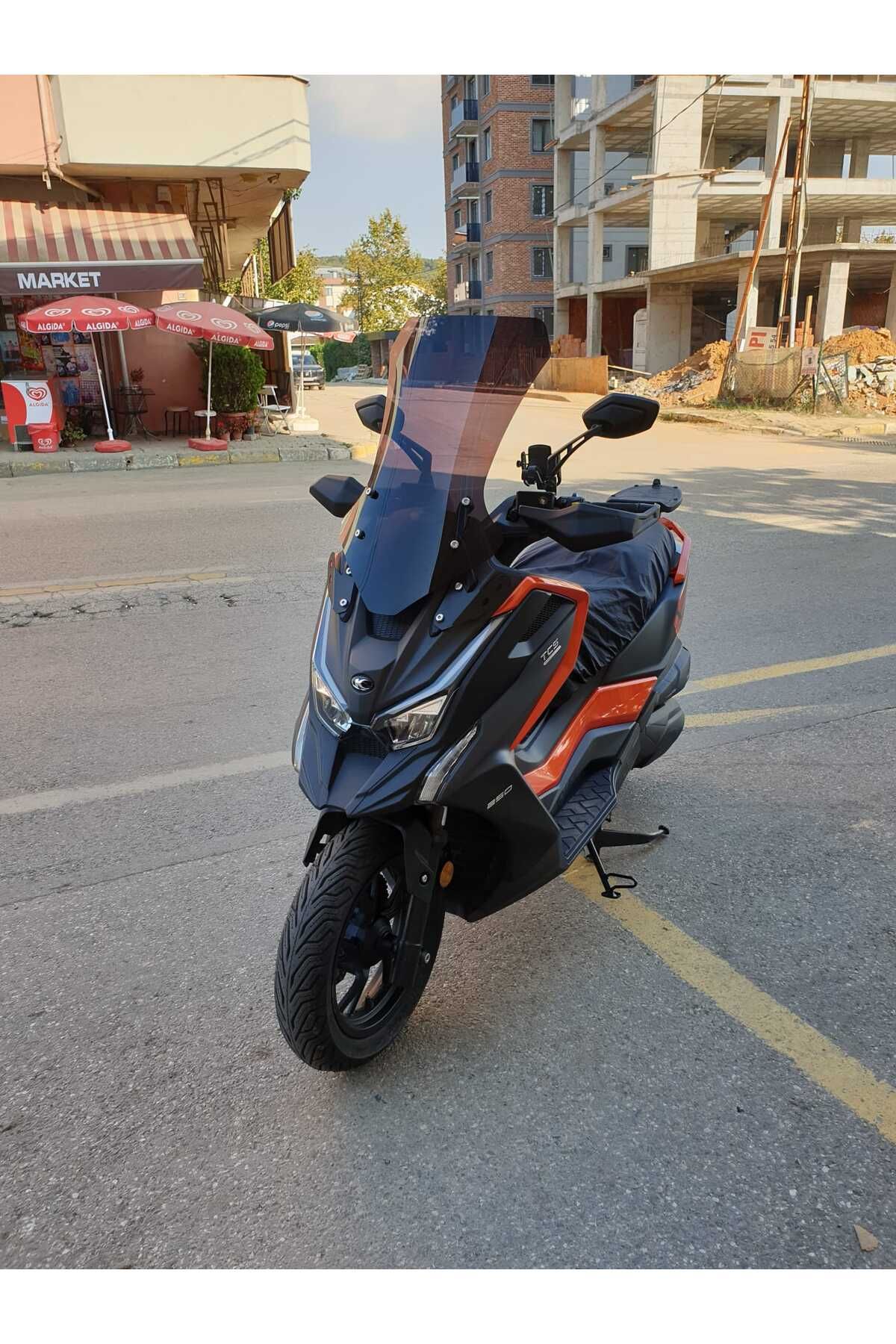 Kymco DTX 250 Siperlik Ön Cam 2025 Model 68cm Siyah Renkli 4mm