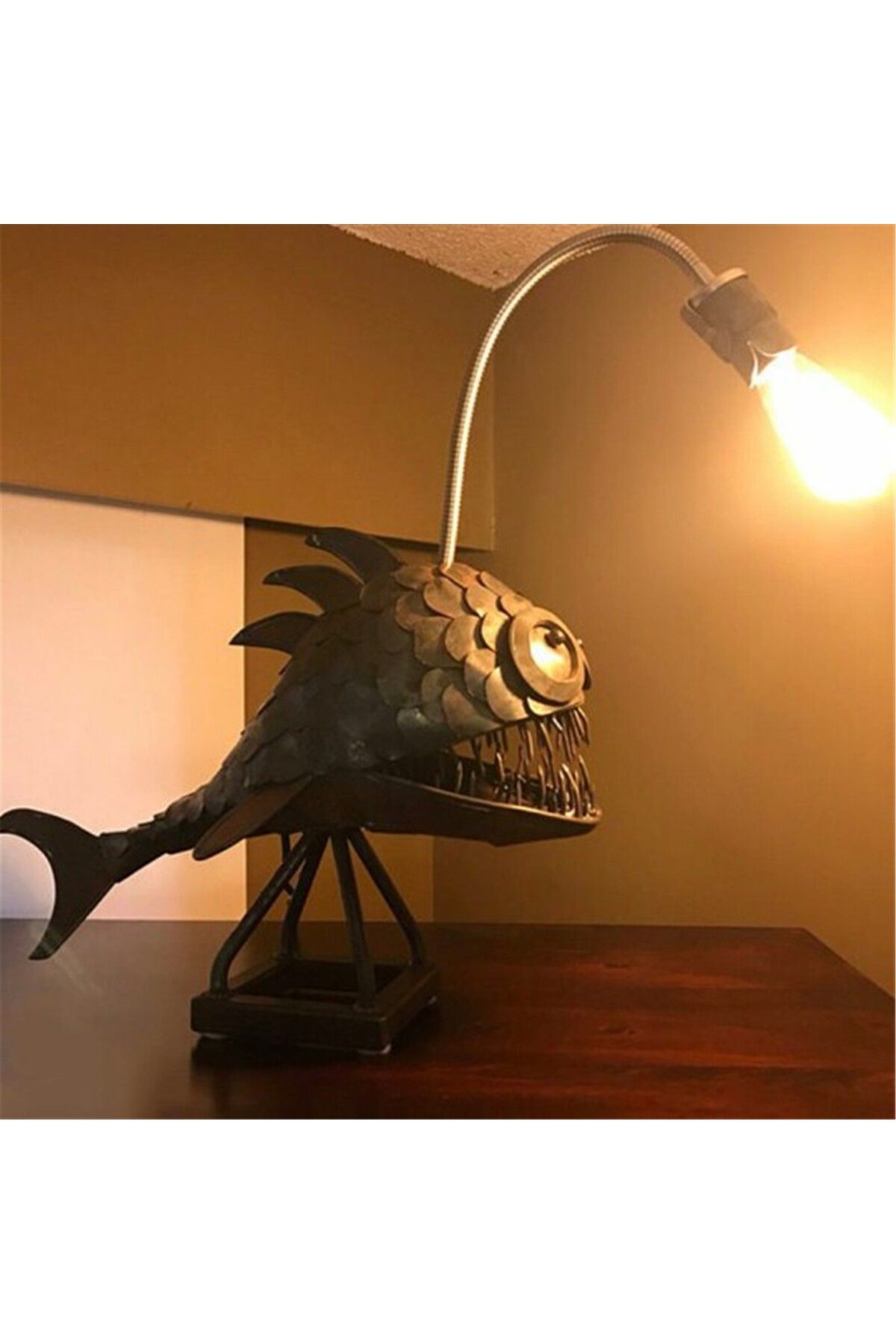 Choice-Creative Angler Fish Desk Lamp Shark Desktop Night Light USB Metal Art Lantern Table Decoration B... 4