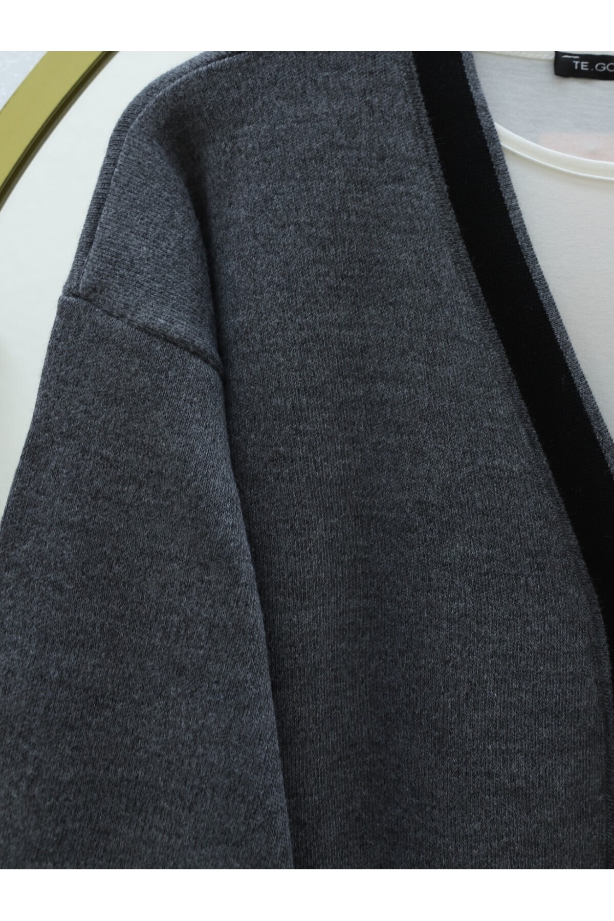 Modamorfo-Strick-Cardigan-Doppelset mit Metallknöpfen und Taschen – geräuchert 2