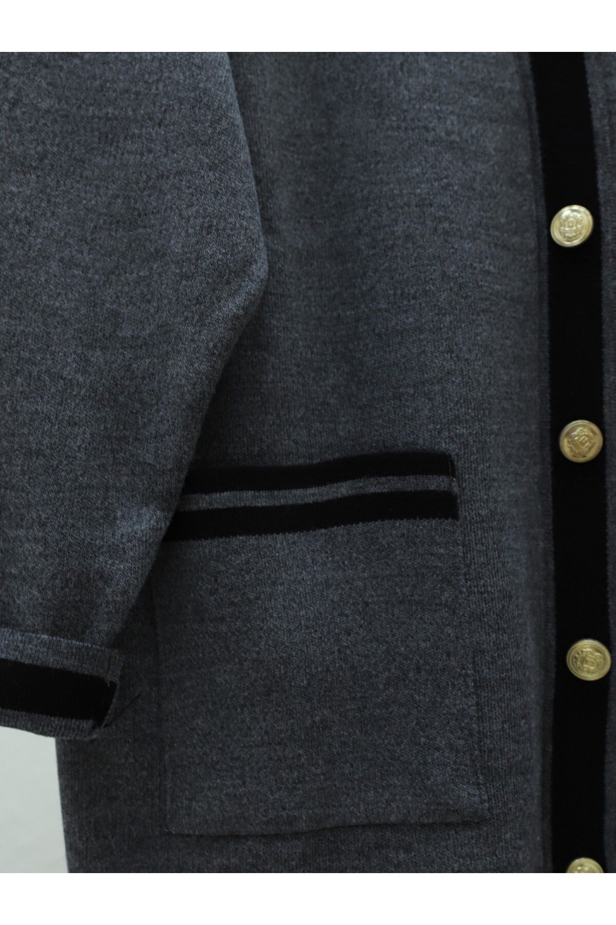 Modamorfo-Strick-Cardigan-Doppelset mit Metallknöpfen und Taschen – geräuchert 4