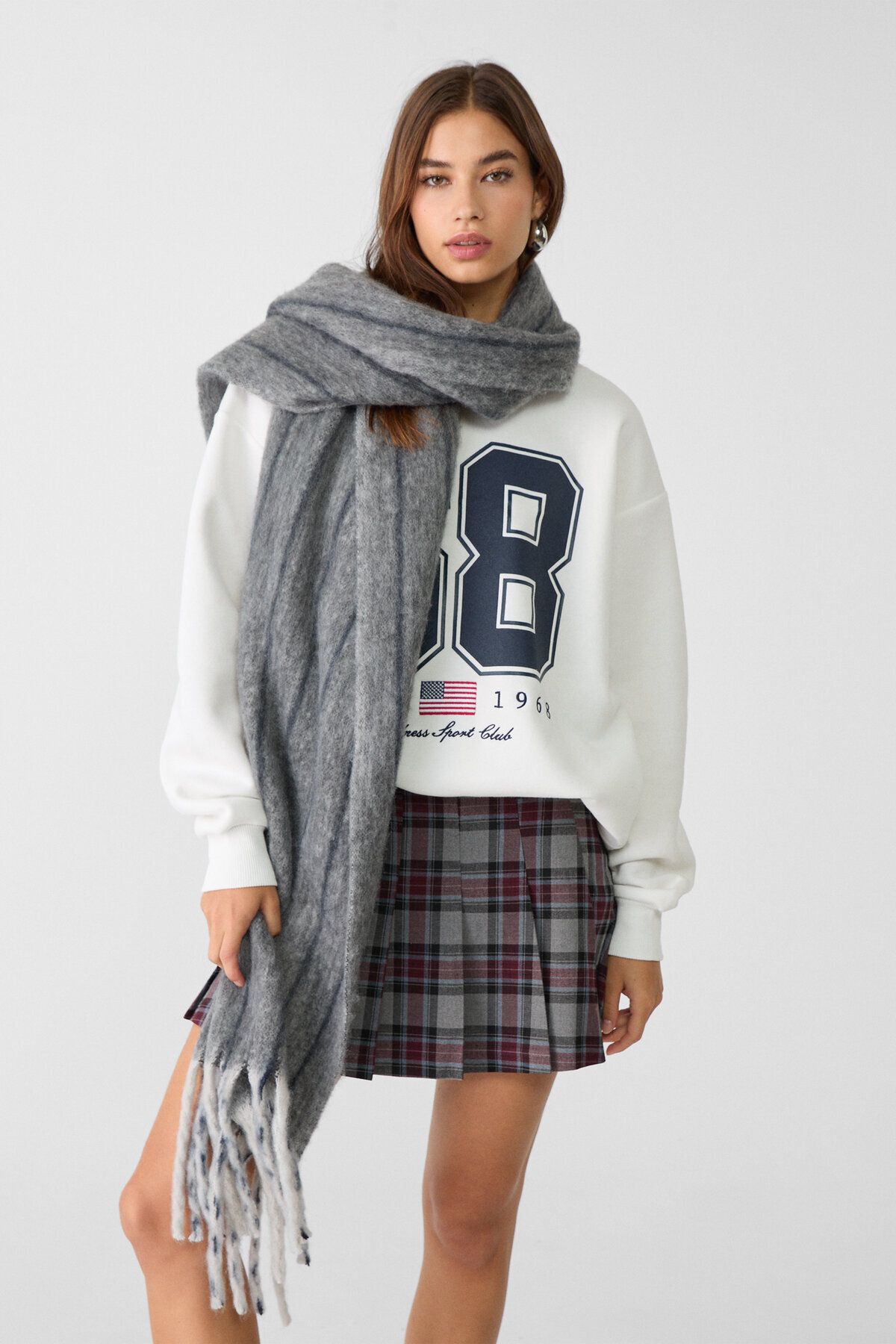 Stradivarius-Scarf - Gray - Striped 2