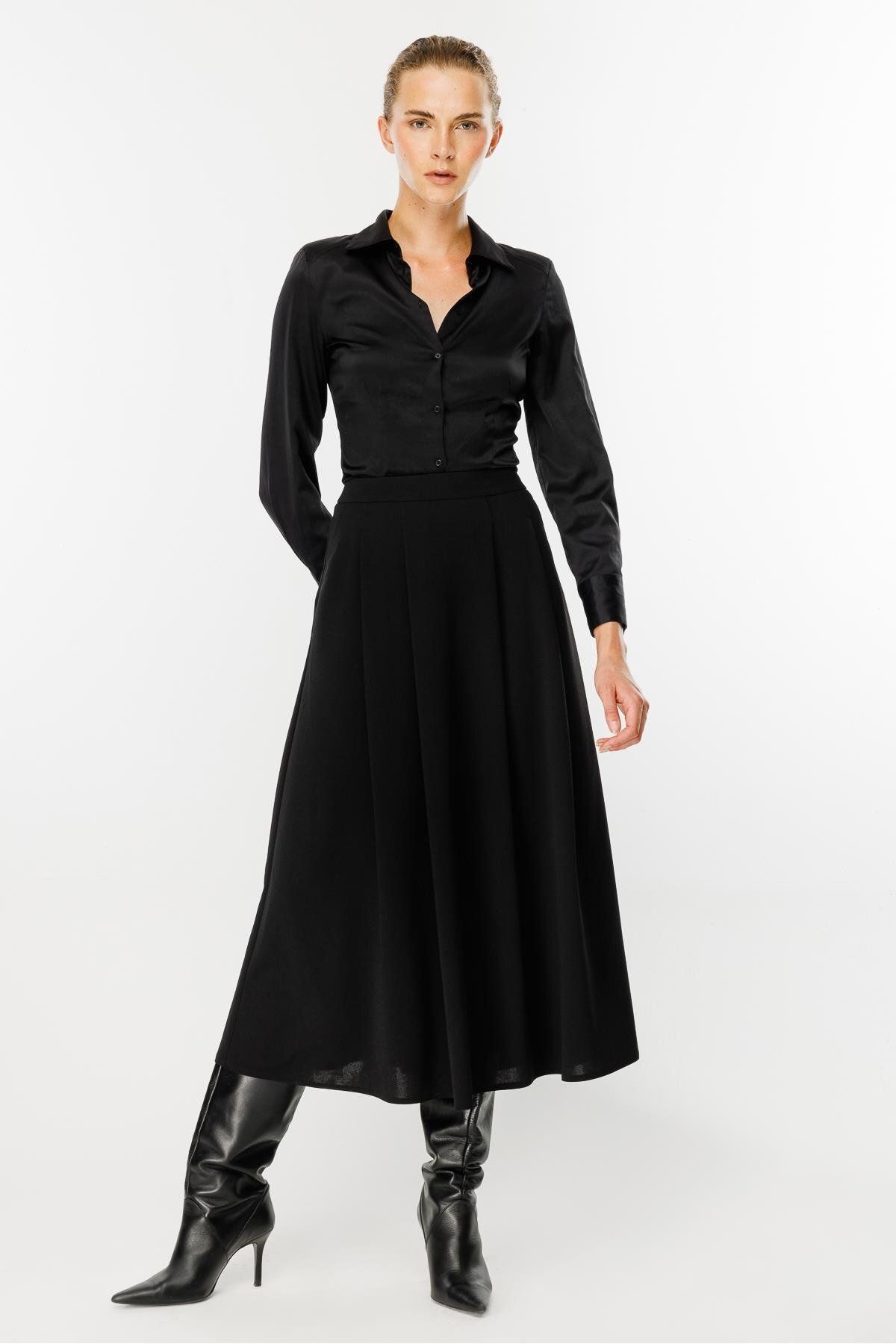 accort-Pleated Skirt Sitting on the Waist - Black 7