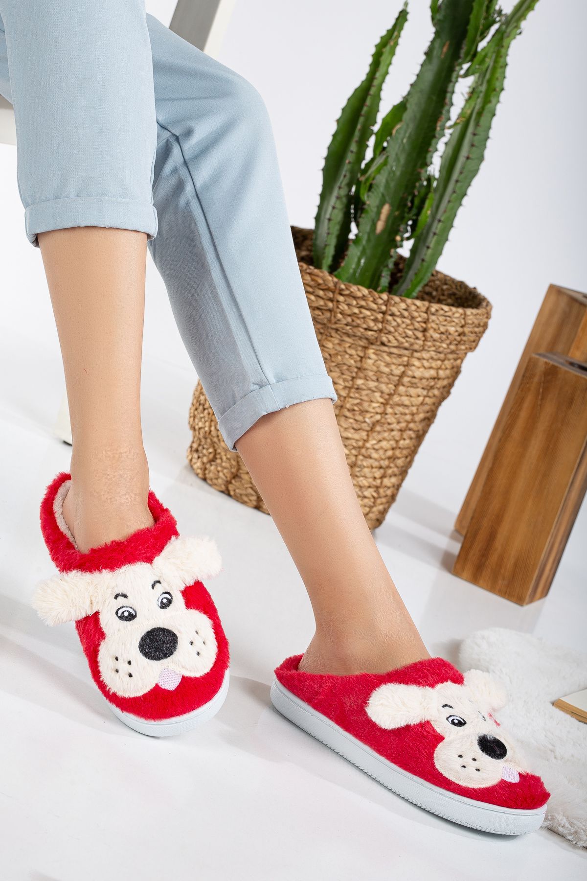 Slipcat-Plush Non-Slip Sole Home Slippers with Dog 2