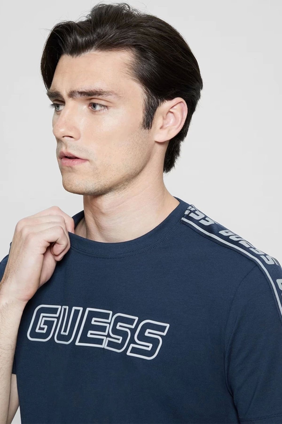 Guess-Erkek Arlo Logolu T-shirt 3