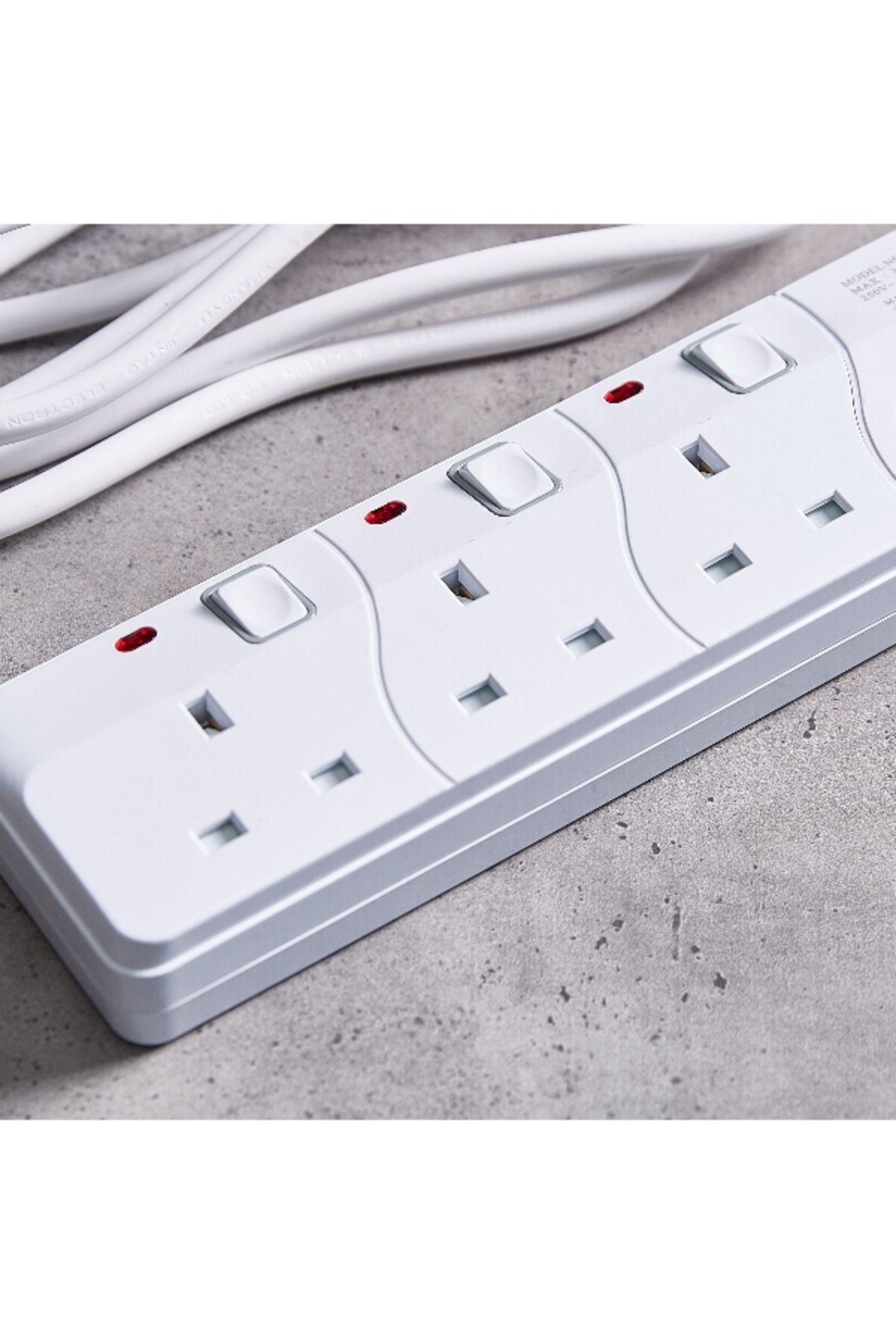 Home Box-3-Way Switched Saso Extension Board with 2 m Cord 2