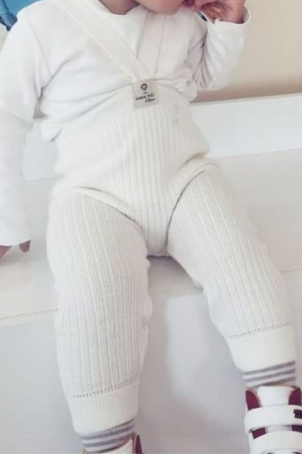 Minytrendy 2'li Set Kız Erkek Bebek 4 Mevsim Çapraz Askılı Esnek Triko Bebek Tayt Pantolon Yenidoğan Tulum fotoğrafı 4 (önizleme)