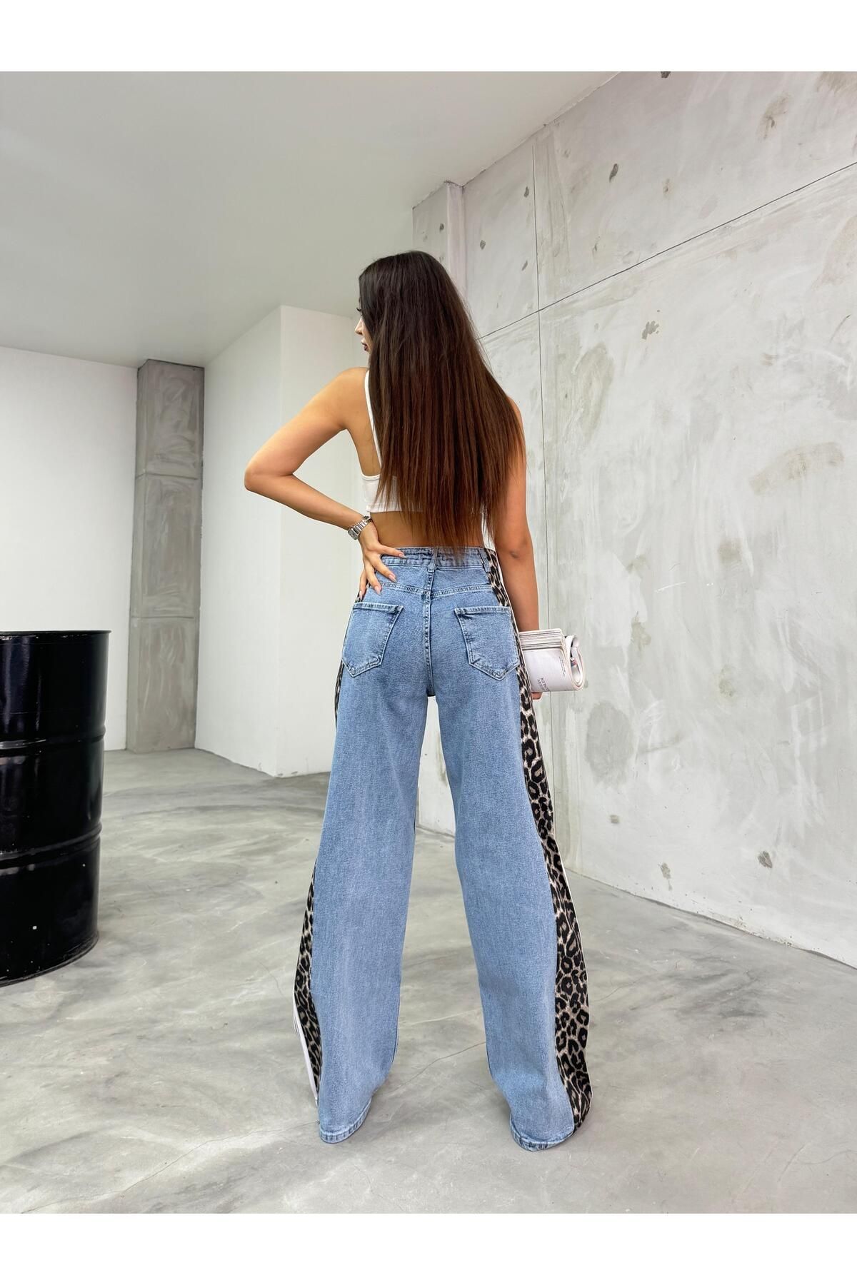 complete the look image