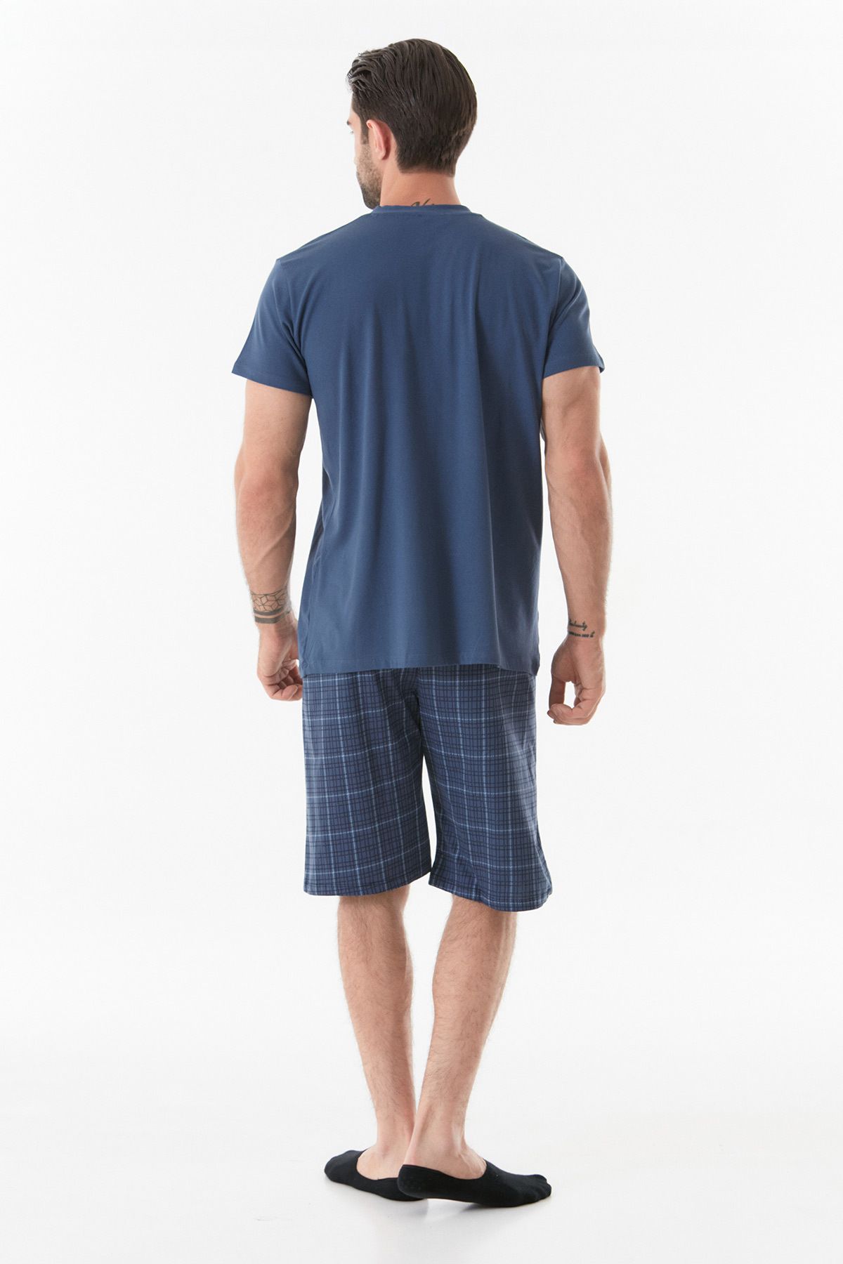 complete the look image