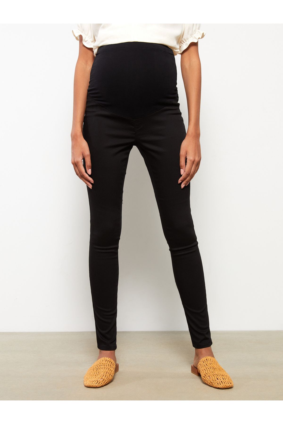 LC Waikiki-Plain Gabardine Maternity Trousers with Abdominal Panel 4