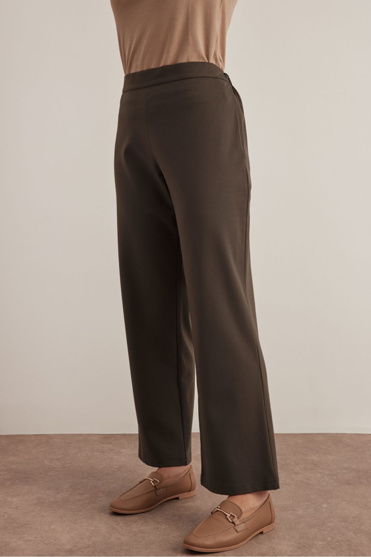 Aker-COMFORTABLE CUT PANT 3