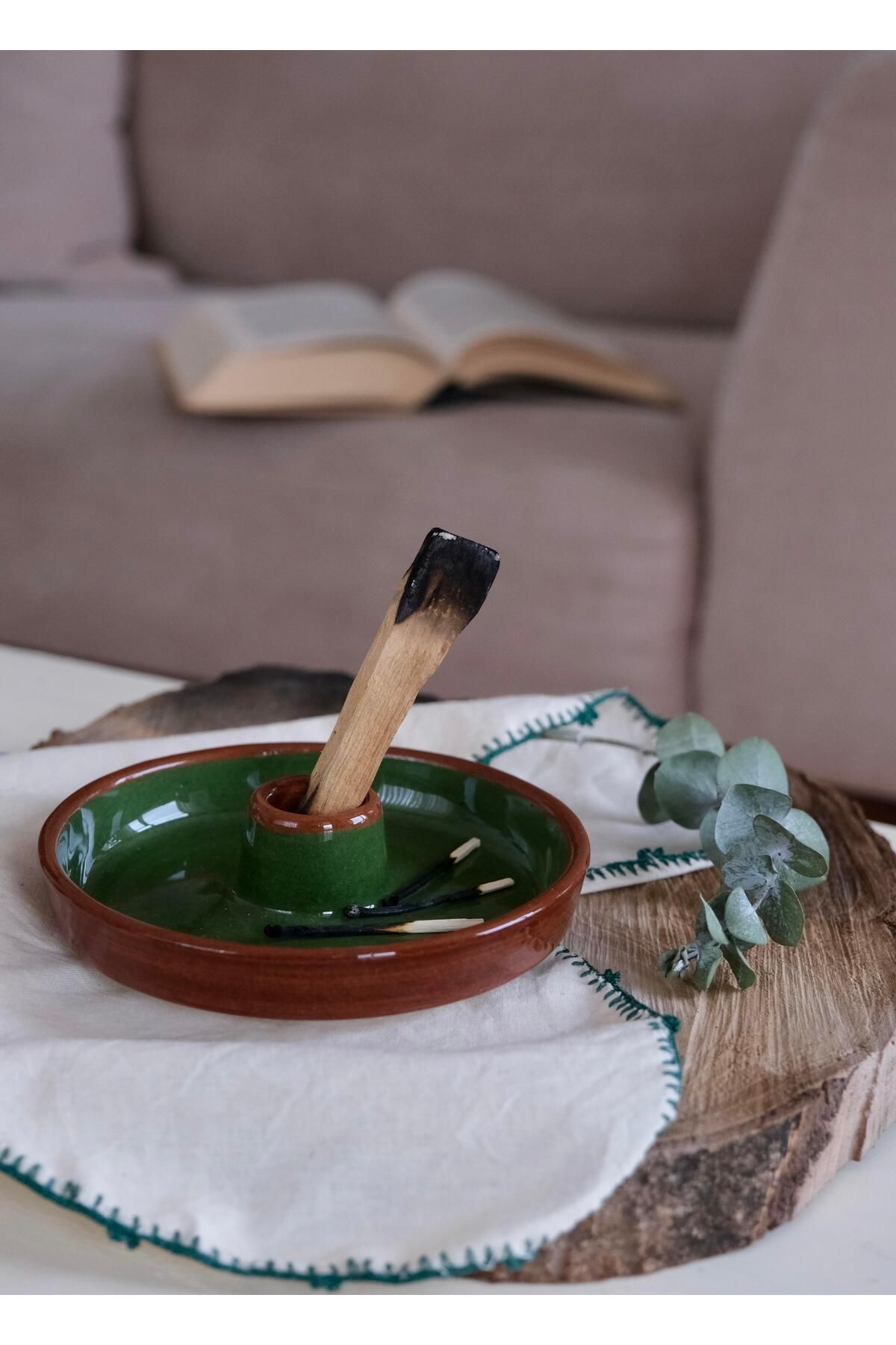 عود و اسانسسوز سبز دارنده قهوه ای پالو سانتو PETARYA