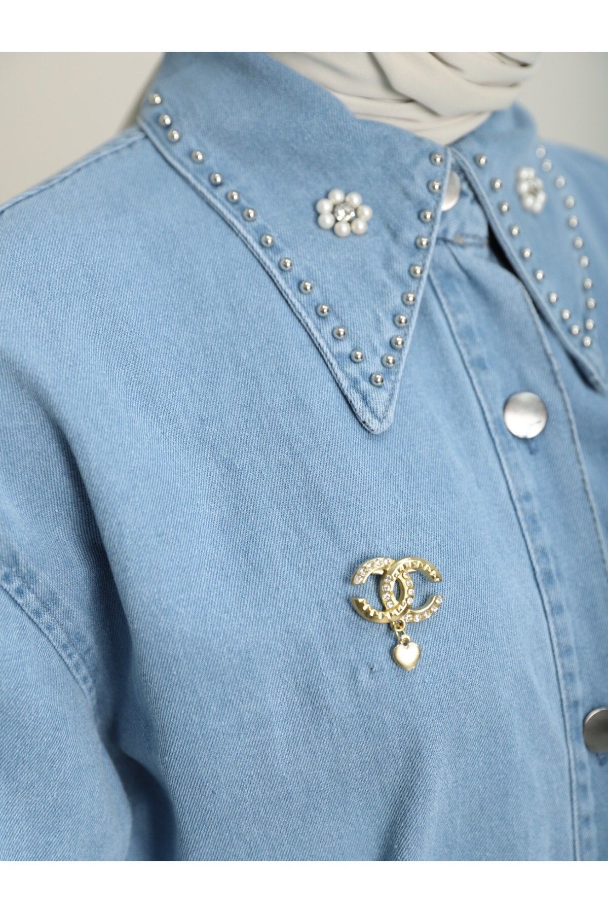 Modamorfo-Oversized Buttoned Denim Cap with Tassel and Brooch Detail on the Skirt - Light Blue 3