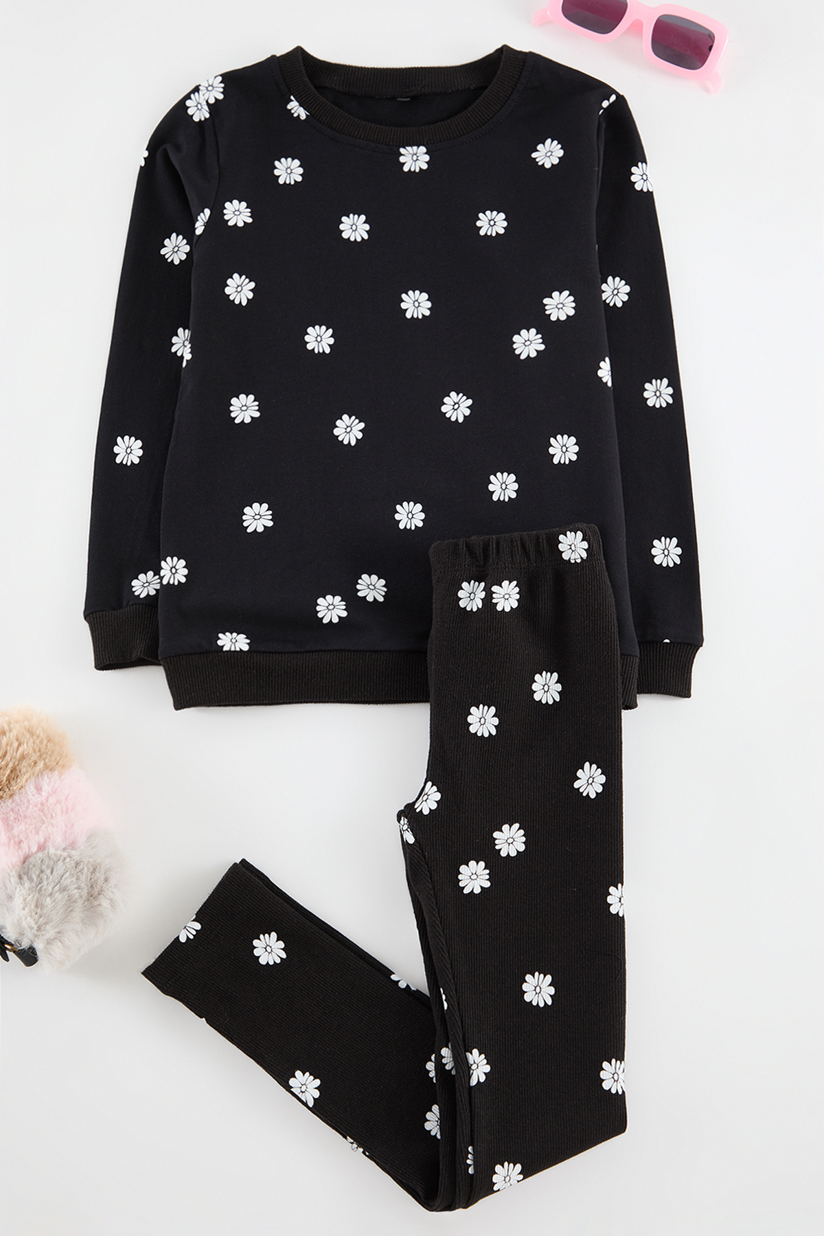 TRENDYOLKIDS Czarna dziewczęca bluza z dzianiny 100% bawełny z nadrukiem kwiatowym, rajstopy, góra-dół, zestaw TKDAW25AU00035