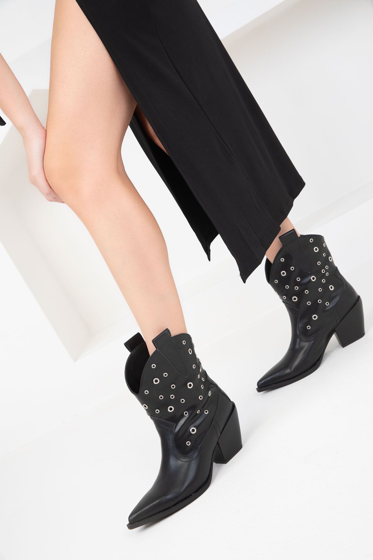 SOHO-Μαύρες γυναικείες μπότες - 19877 Model Bootie 3
