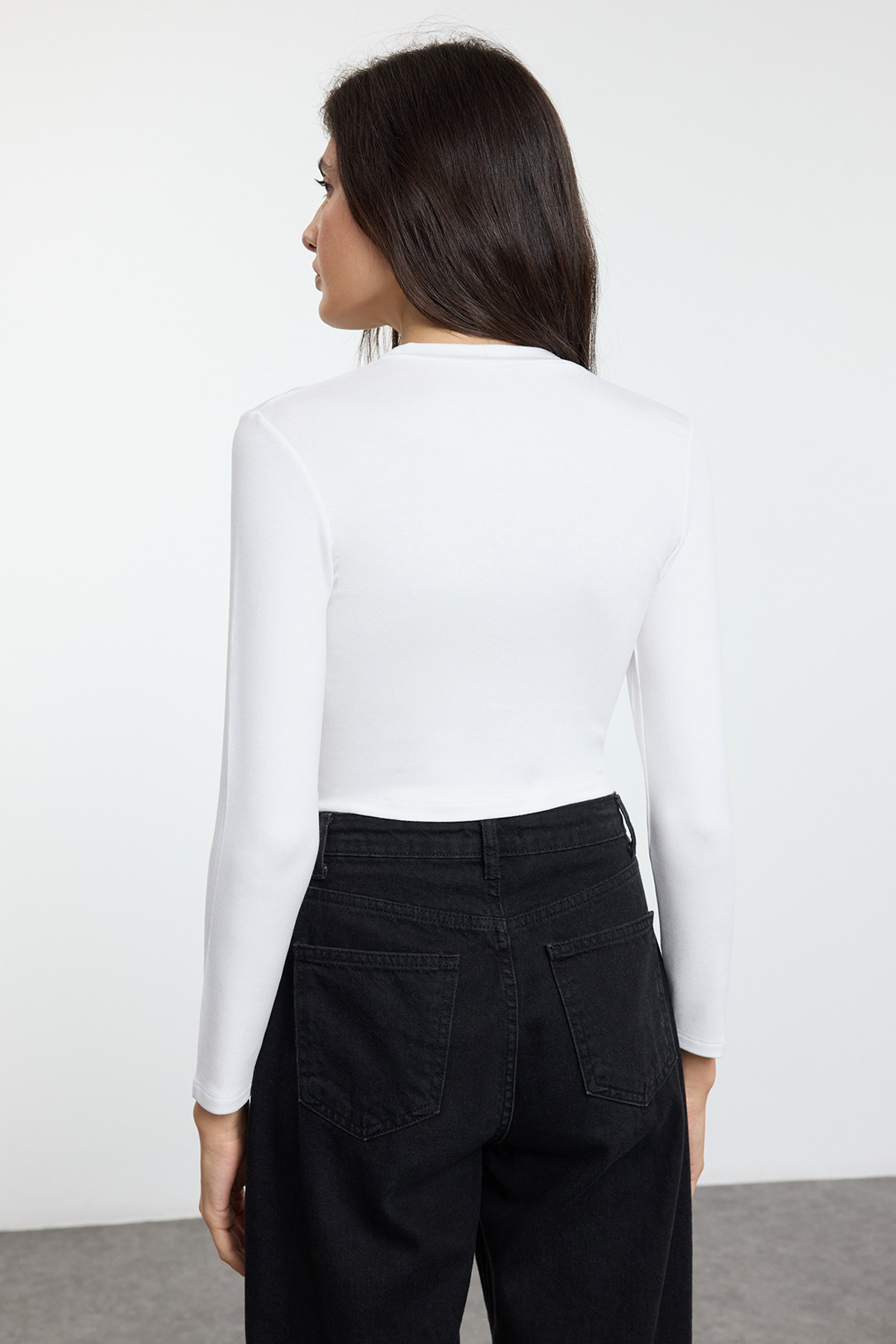 Trendyolmilla  Siyah-Beyaz-Antrasit 3'lü Paket Crop Fitted/Vücuda Oturan Örme Bluz TWOAW25BZ00300 - Görsel 6