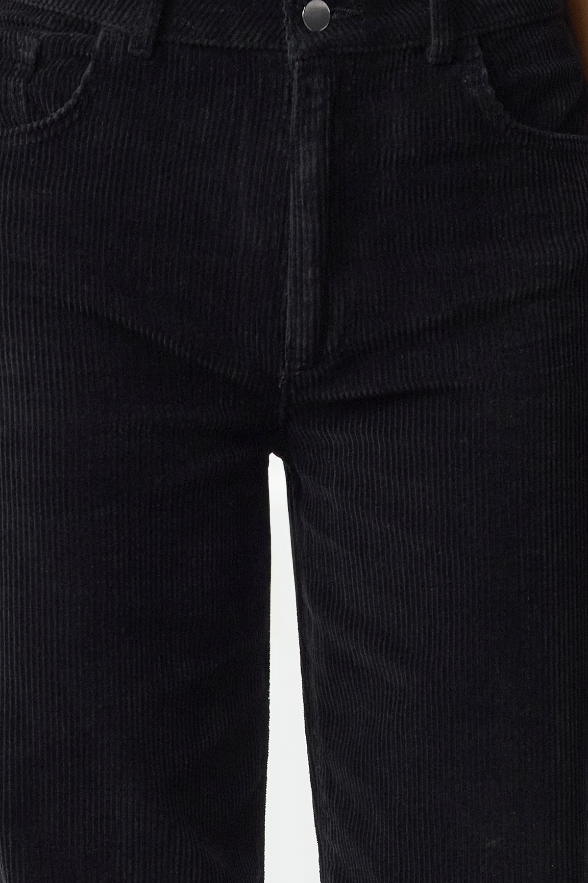 Trendyolmilla  Siyah Kadife Straight/Düz Kesim Dokuma Pantolon TWOAW25PL00104 - Görsel 4