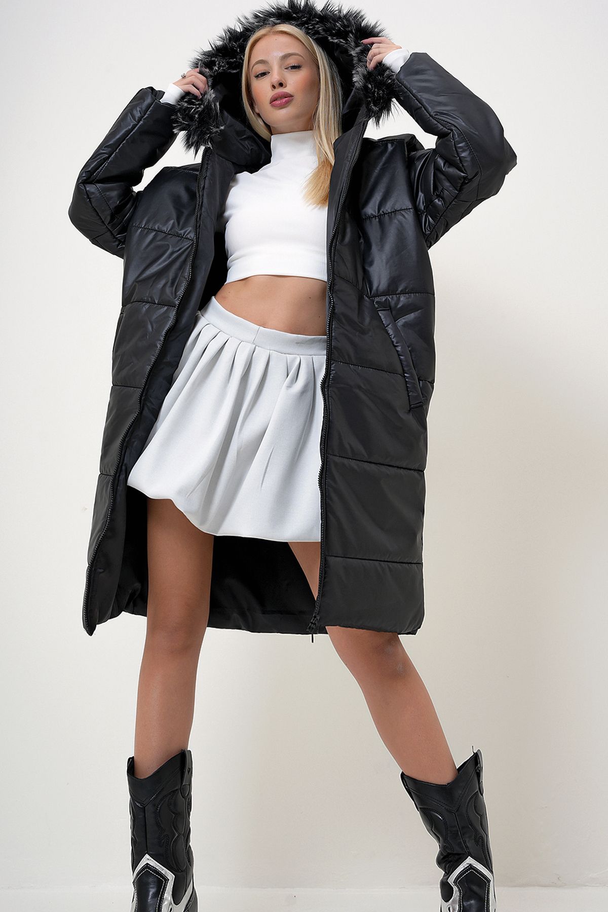 complete the look image