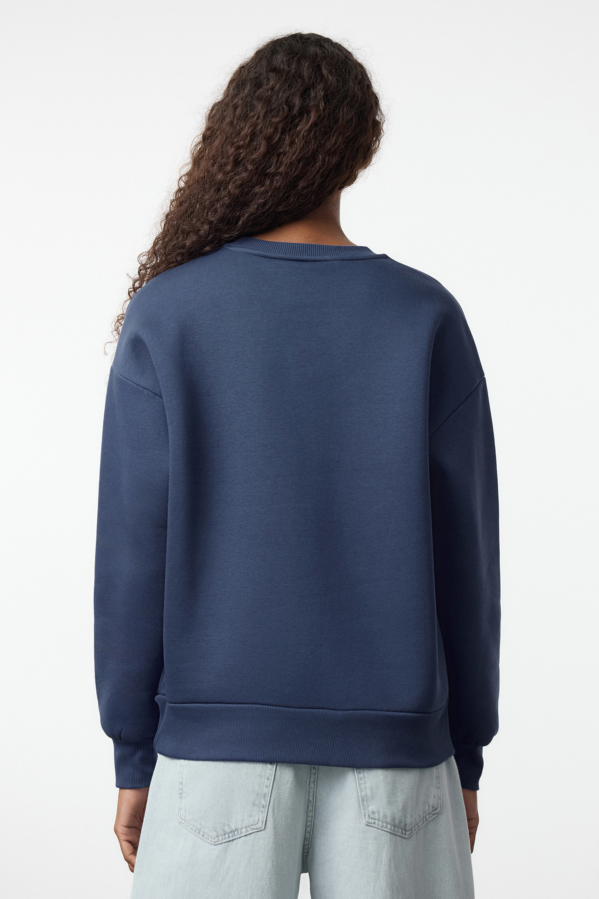 Kolekcia Trendyol-Indigová oversize mikina Crew Neck Fleece - Twoaw24Sw00102 5