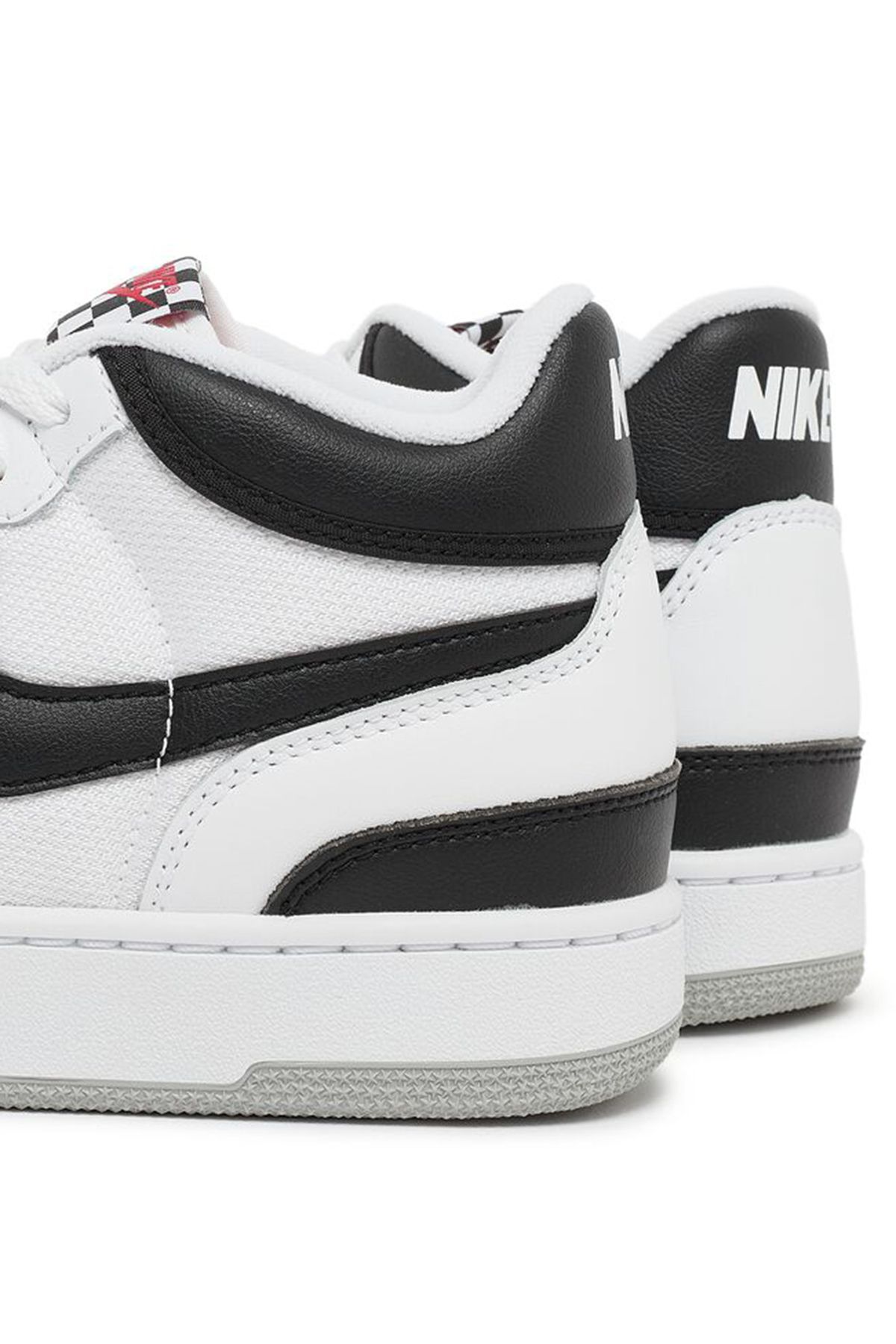 Nike-ATTACK – Leichtes und bequem geschnittenes Outfit 3