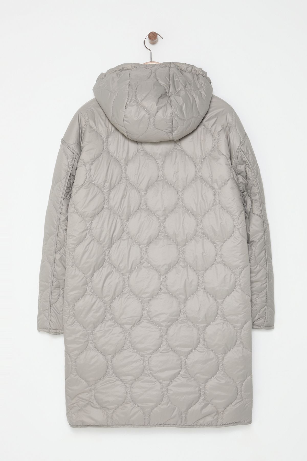 Trendyol Collection-Oversize'owy płaszcz pikowany z kapturem Stone - Twoaw25Mo00242 7