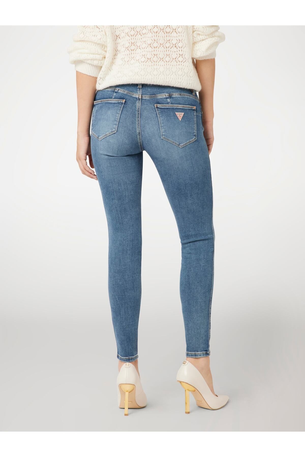 complete the look image