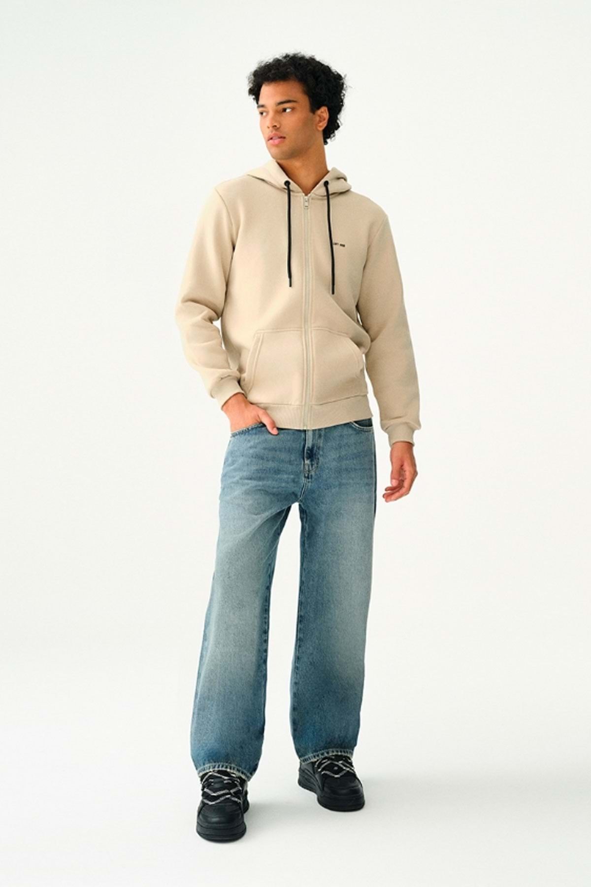 complete the look image