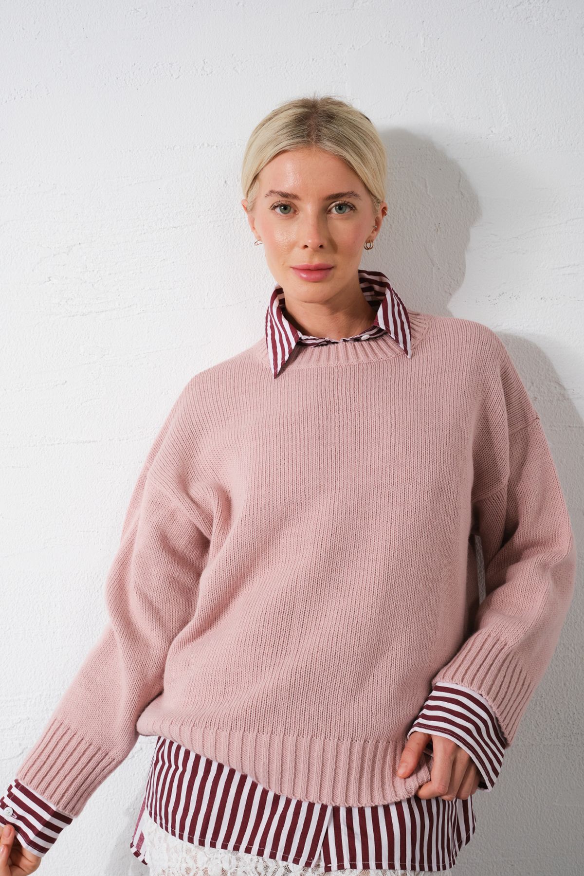 Domoda-Damen-Strickpullover mit überschnittener Schulterpartie und Rundhalsausschnitt 1