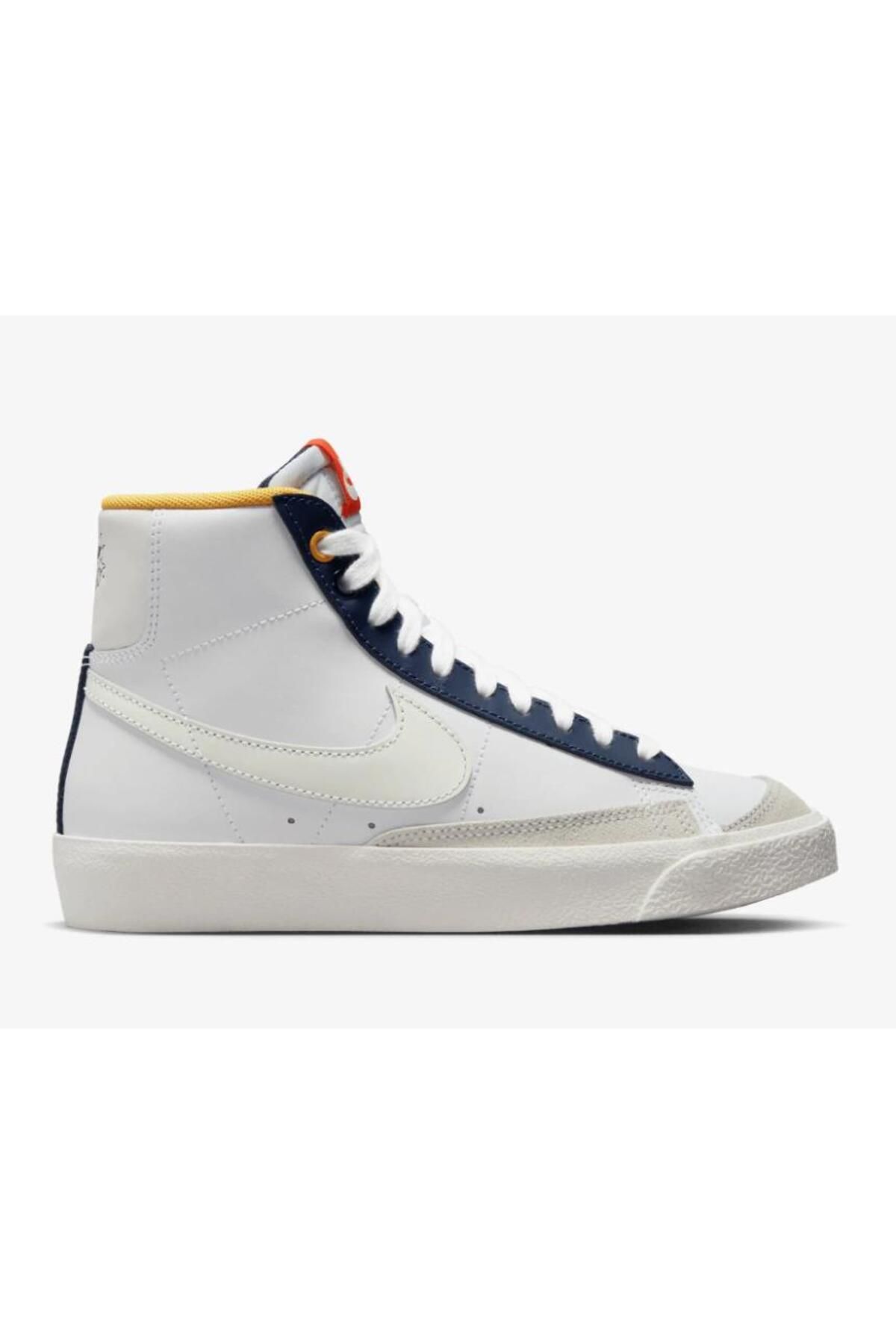 Nike Blazer Mid 77 Kad n Beyaz Sneaker Fn6966100 I 112 Fiyat Yorumlar Trendyol