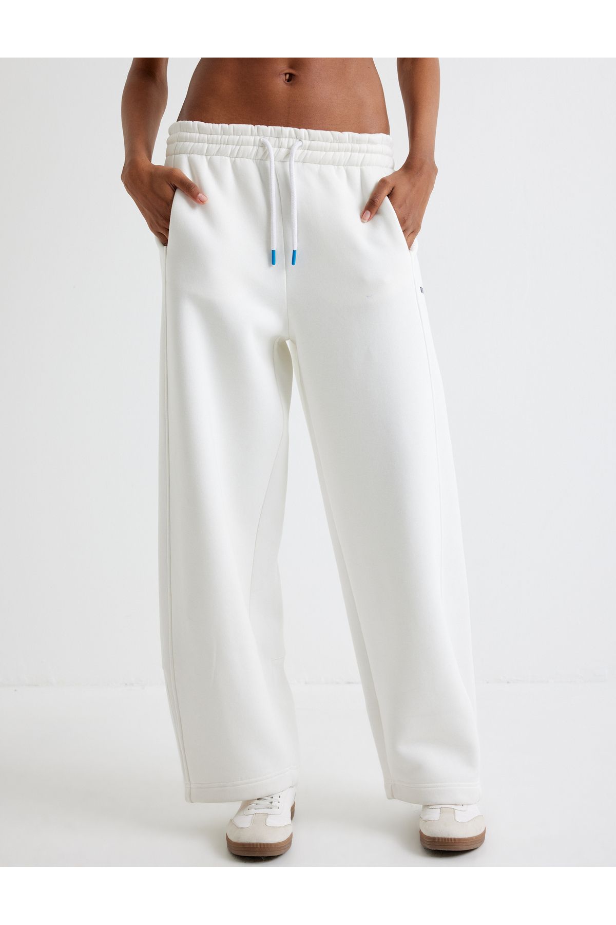 Koton-Pantaloni de sport largi, drepti, cu buzunare legate în talie 3