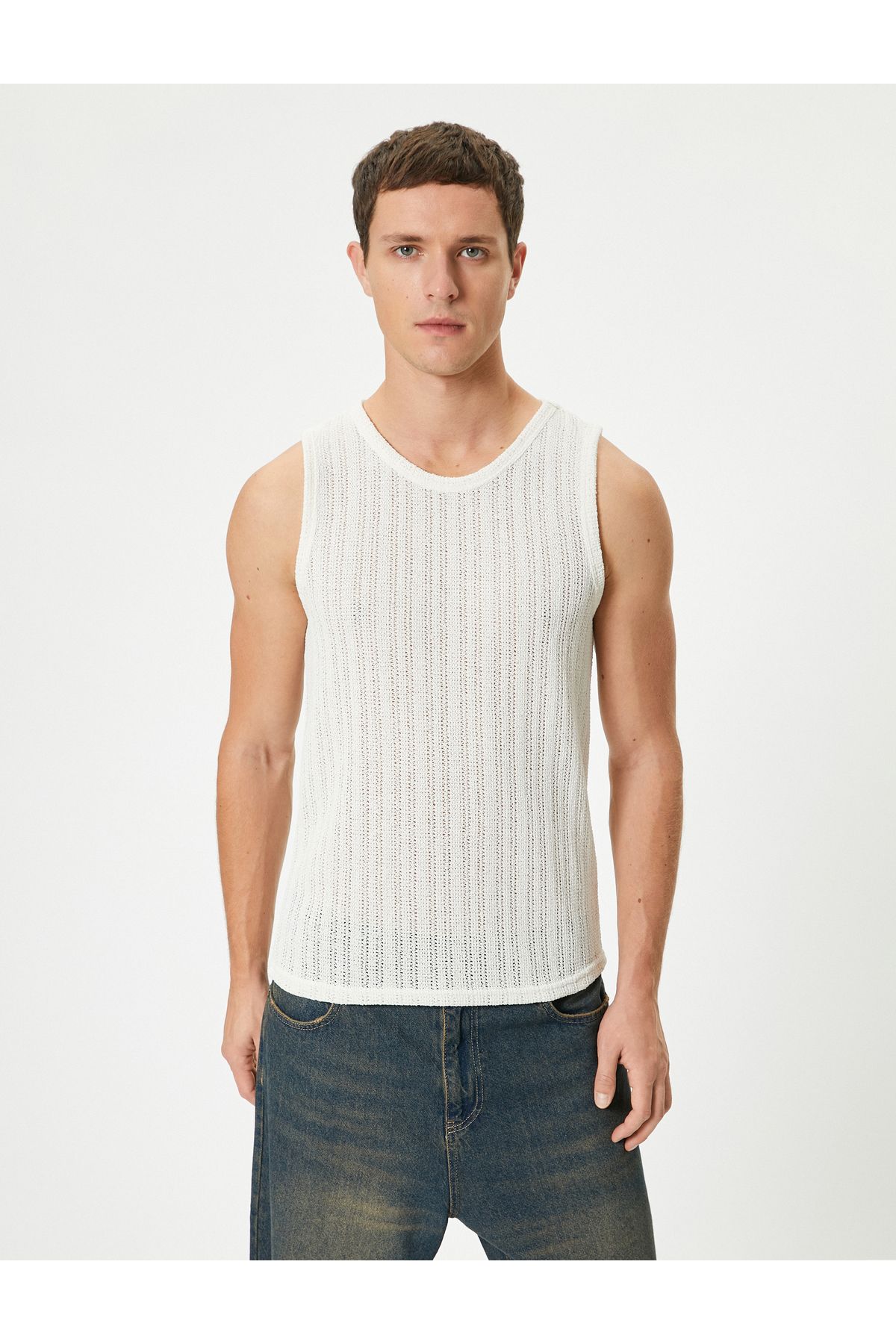 Koton-Ärmelloses strukturiertes Tanktop mit Rundhalsausschnitt 3