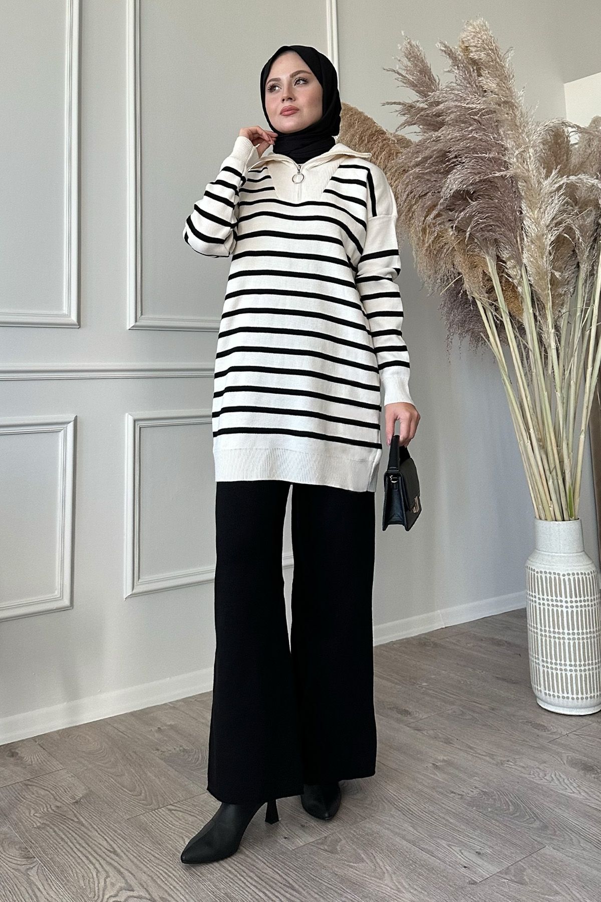 InStyle-Komplet dzianinowy z golfem w paski w kolorze ecru 3