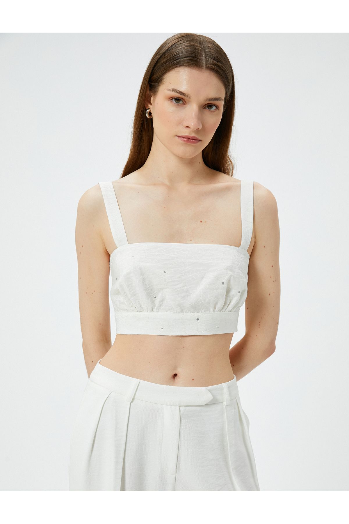 Koton-Viscose Square Collar Strap Scallop Crop Top 3