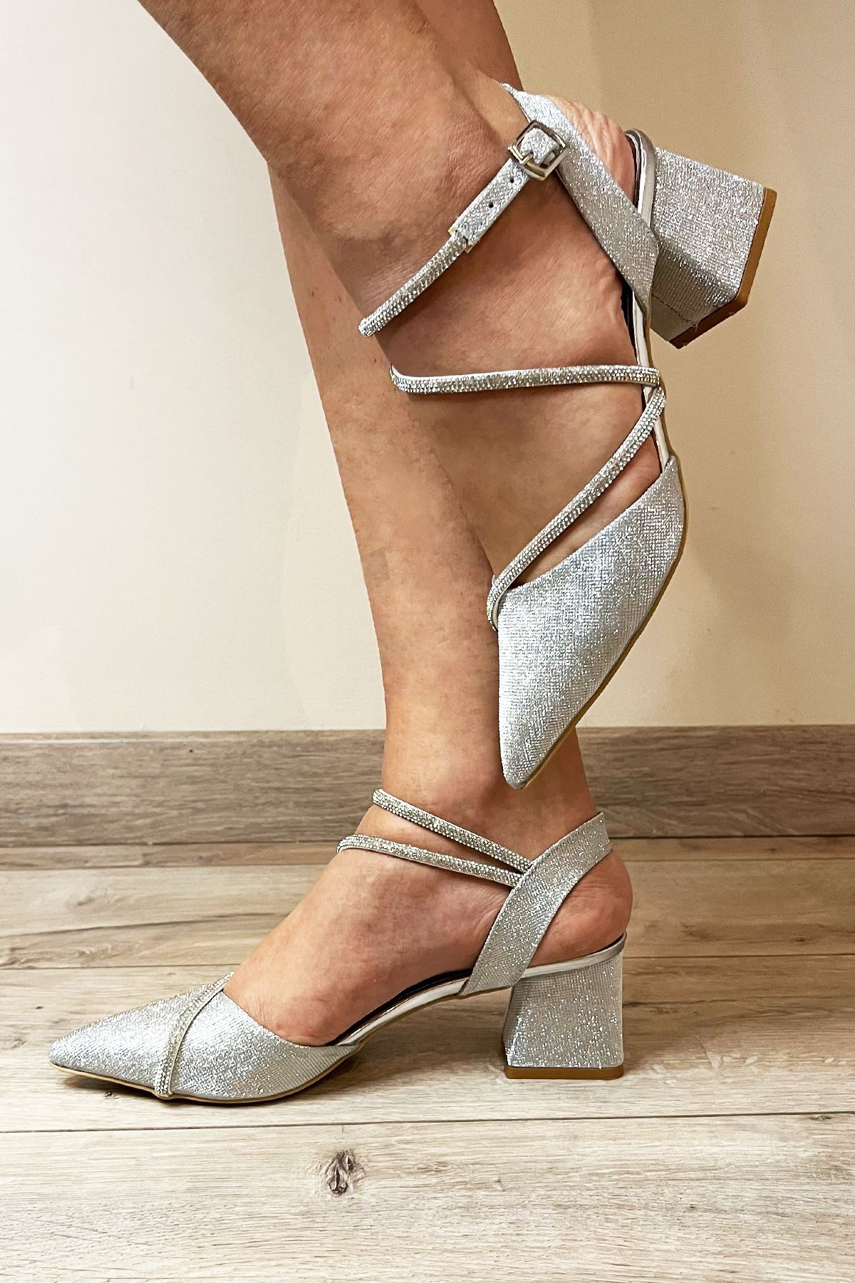 Moira Shoes-Shiny Silver Stoned - Pantofi de seara de dama cu toc mediu 1