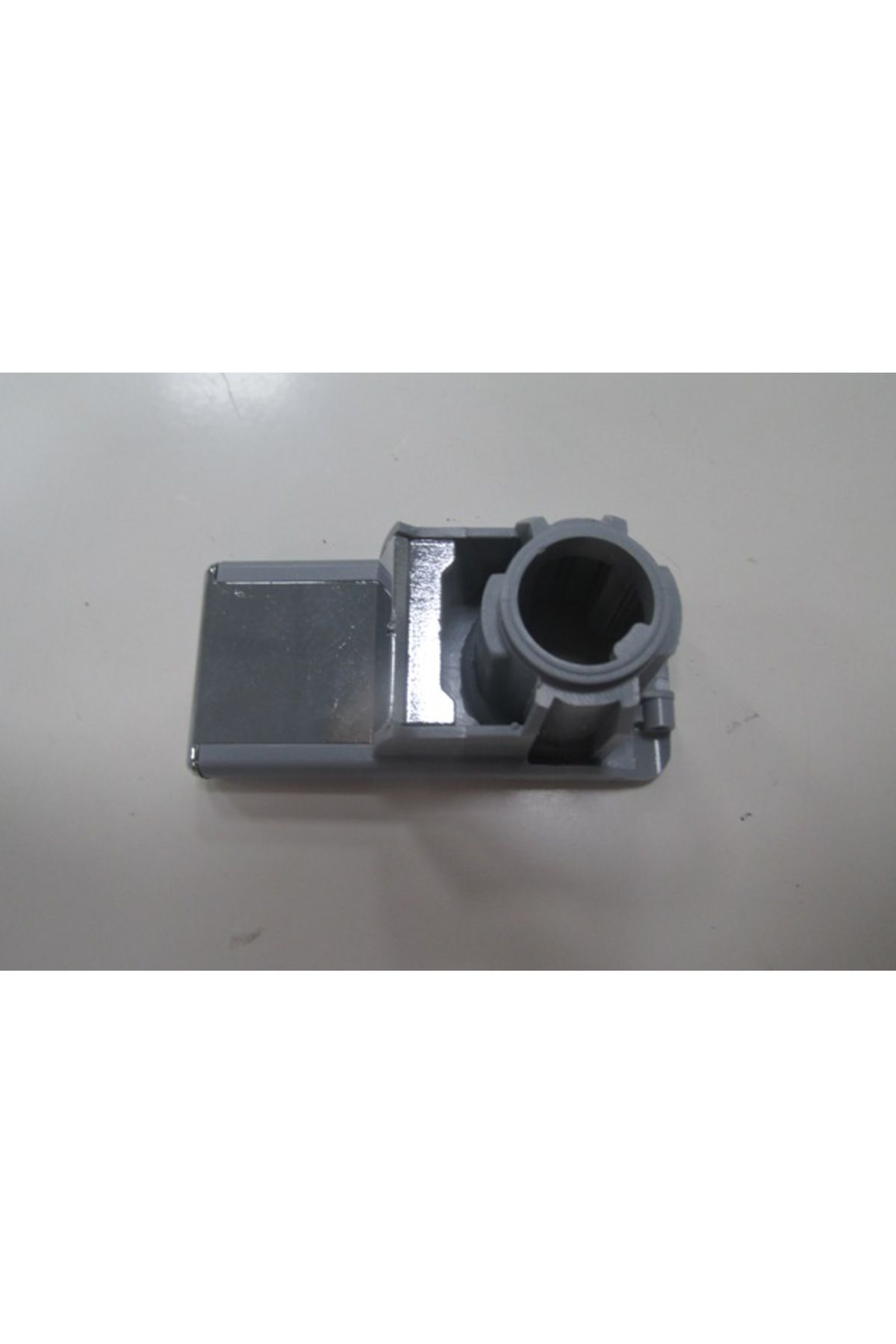 MERCEDES-W205 C Class - 14/20 Torpedo Gray Latch 1