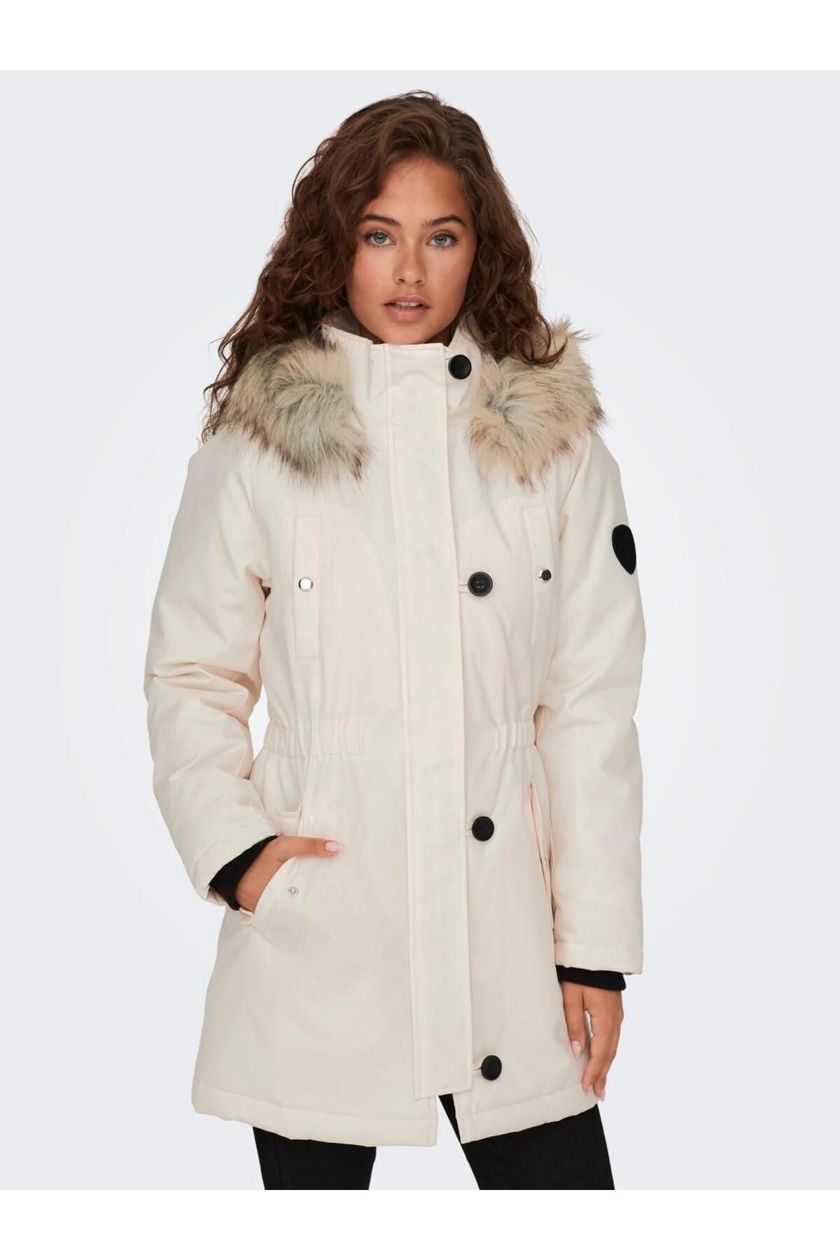 فقط-سترة ONLIRIS FUR WINTER PARKA للسيدات مع تفاصيل من الفرو الصناعي 1