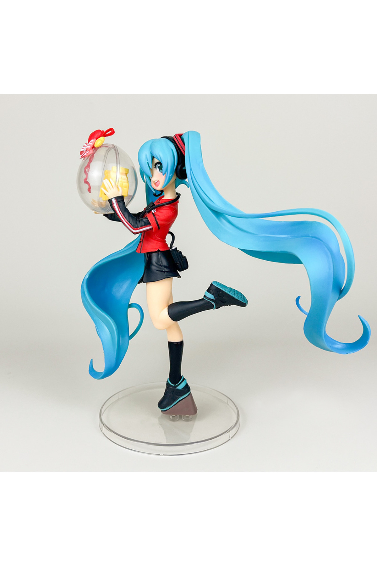 Choice-New scene TAiTO Hatsune miku hand-run youth Pig head Youth Game Center uniform Hatsune model display 3
