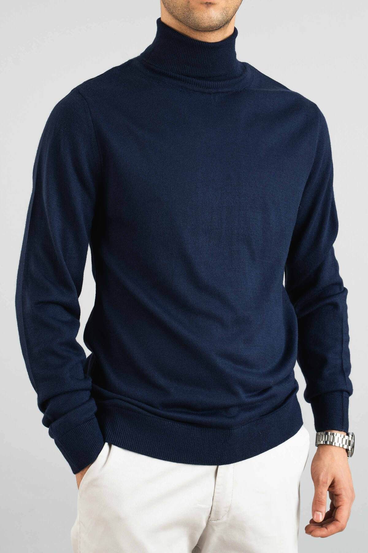 bombe-Marineblauer Slim-Fit-Rollkragenpullover aus Baumwolle mit Rollkragen für Herren 3