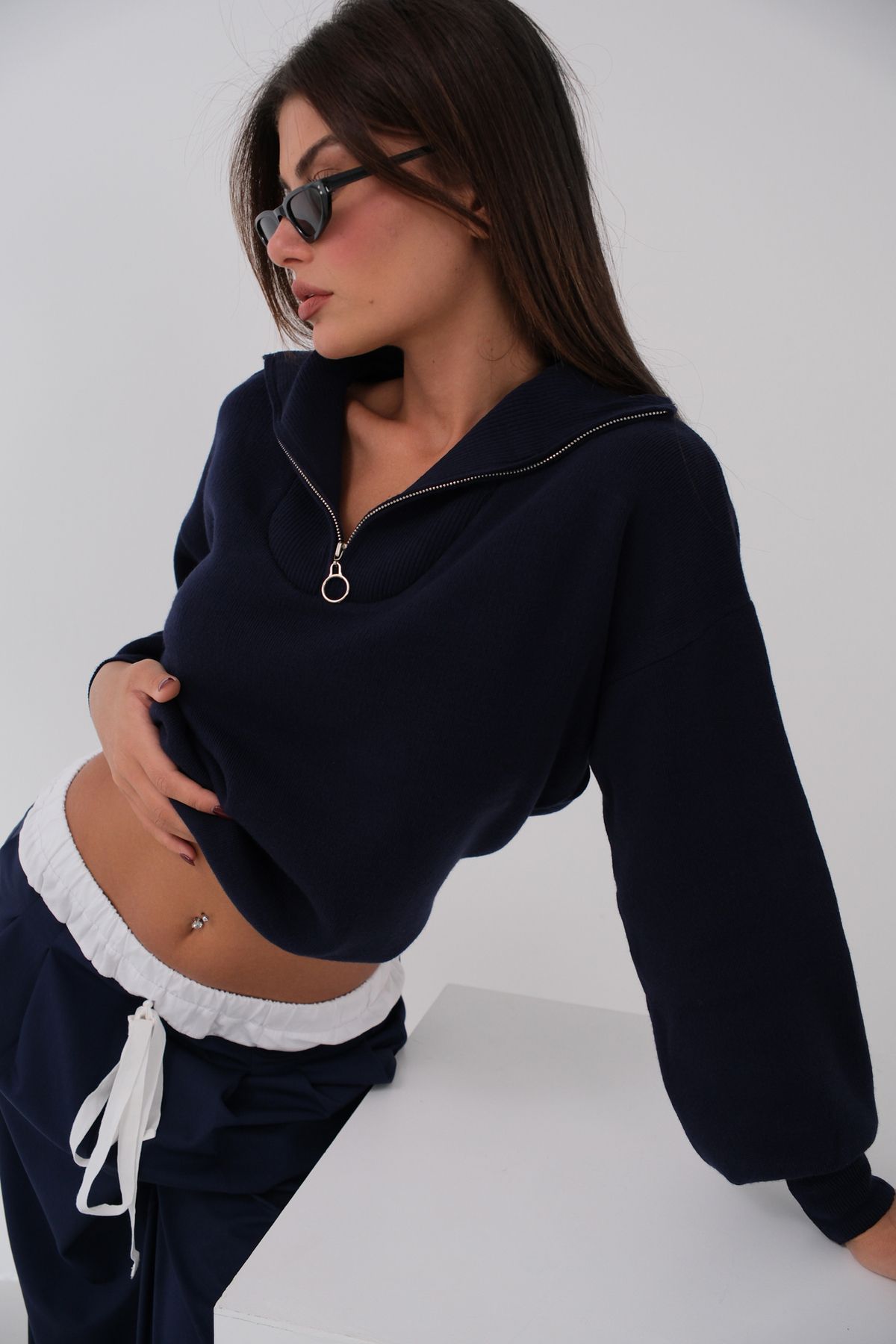 Black Fashion-Zippered Oversize Navy Blue Knitwear Sweater 3