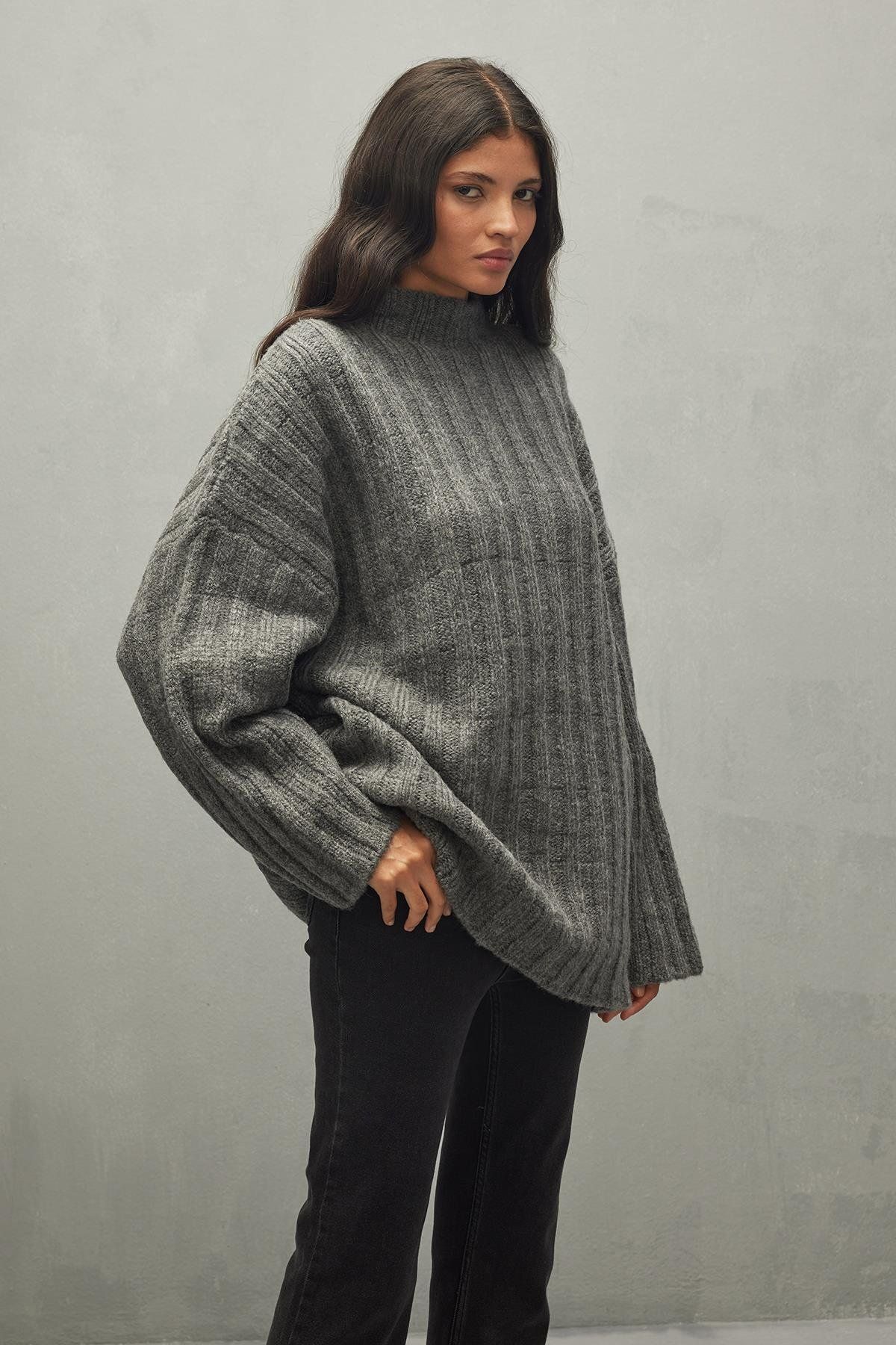 Fahhar-Anthracite Thick Knit Sweater 4