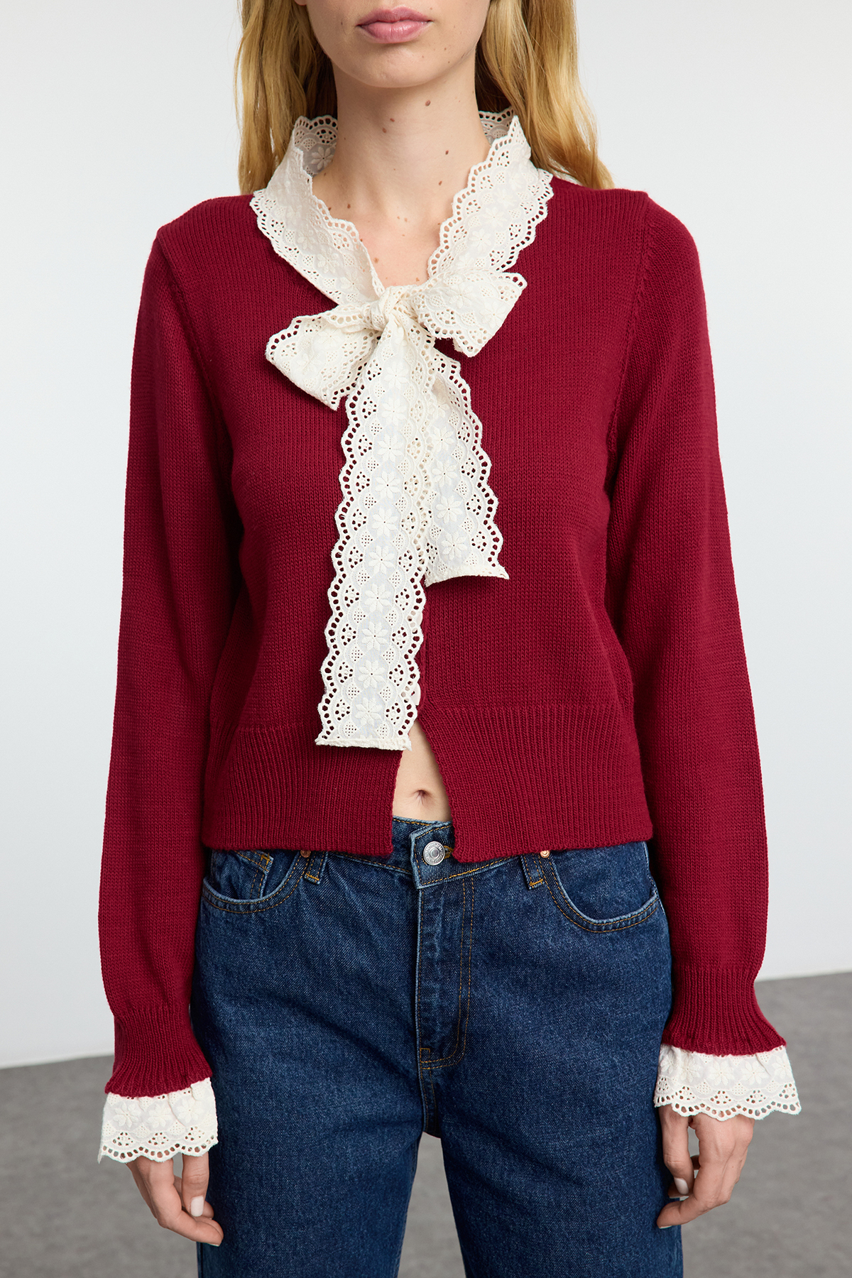 Trendyolmilla  Bordo Crop Dantel Garnili Renk Bloklu Triko Hırka TWOAW25HI00251 - Görsel 3