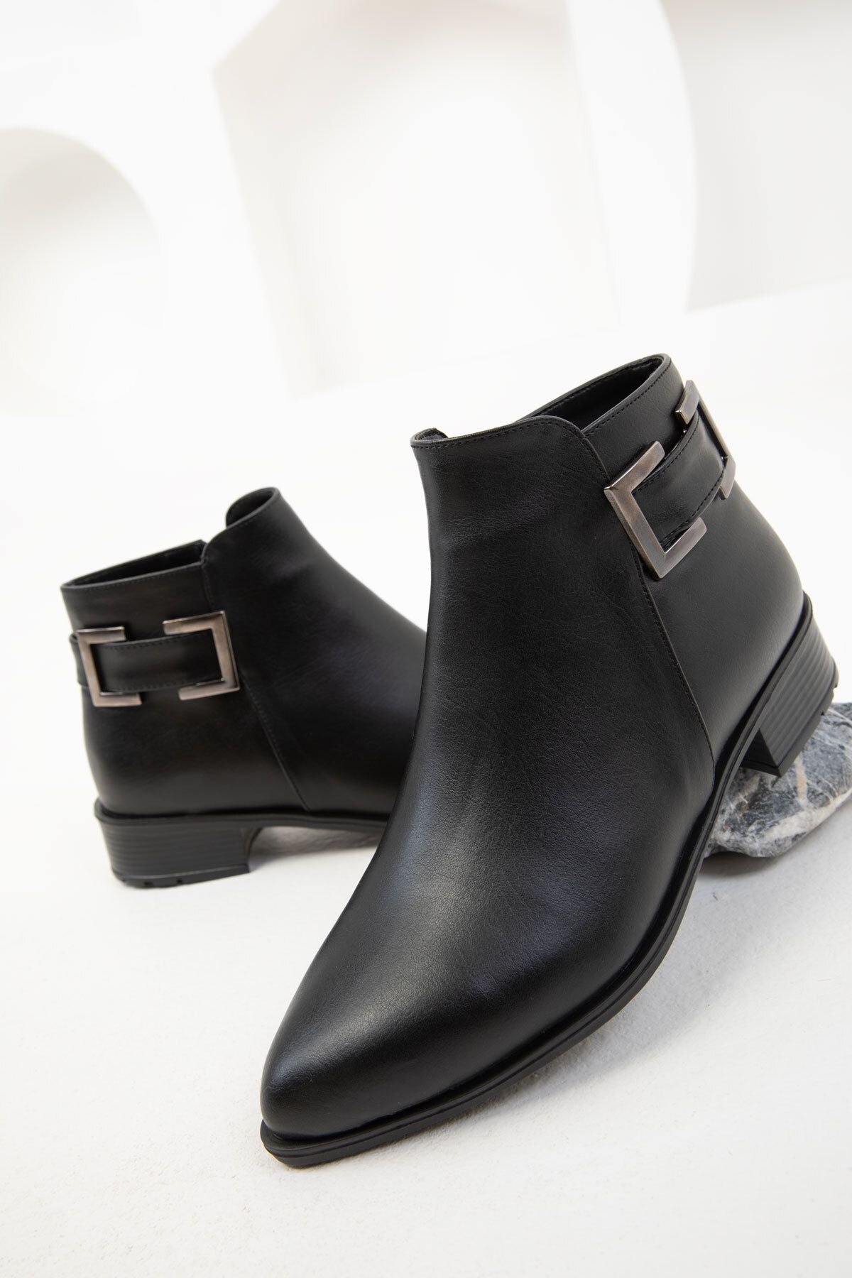 SOHO Damskie Czarne Buty - Model Bootie Kobieta - 39