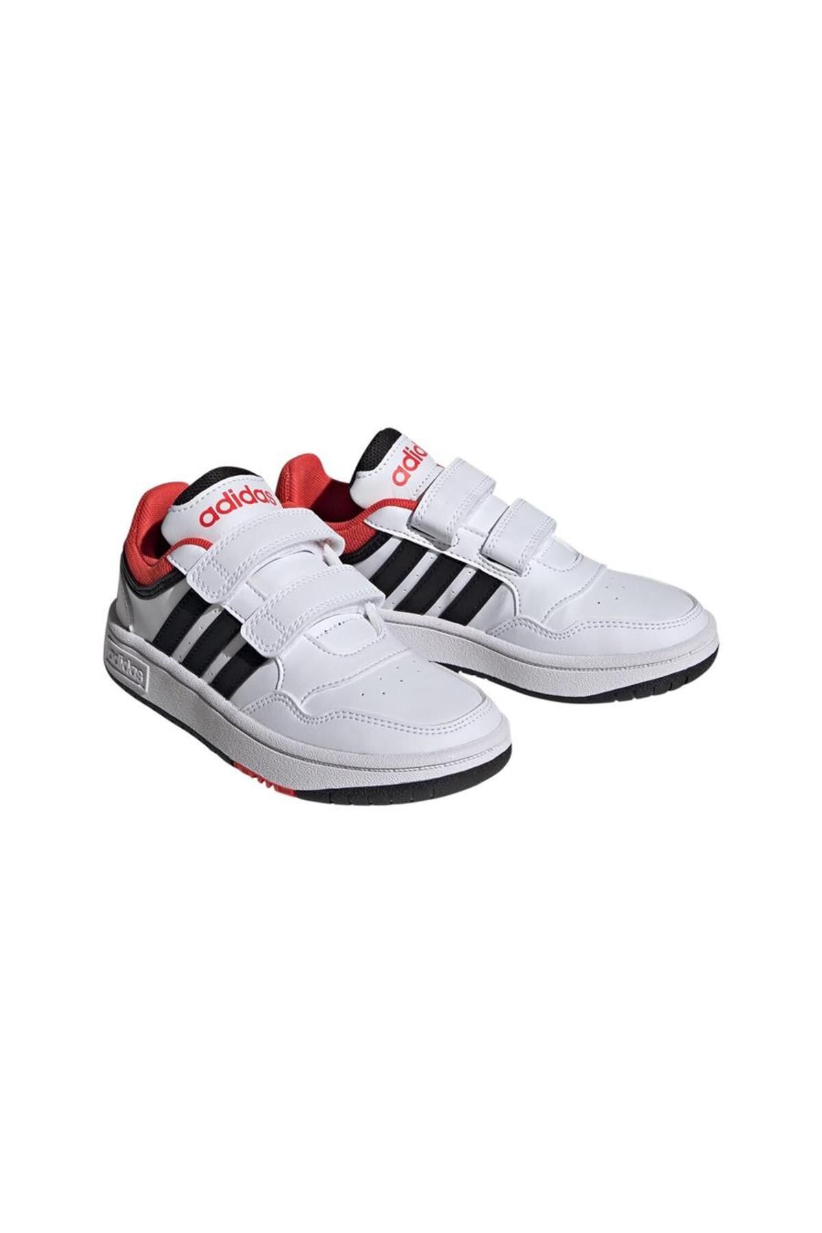 کفش ورزشی آدیداس مدل Hoops برای پیاده‌روی و استفاده روزمره adidas